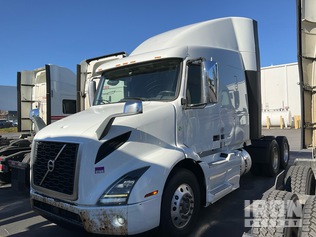 Volvo 2020 VNR T/A Sleeper — occasion