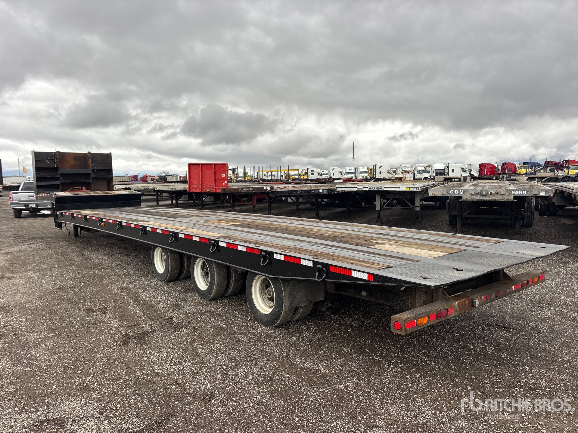 2004 Elgin 52 FT TRI/A