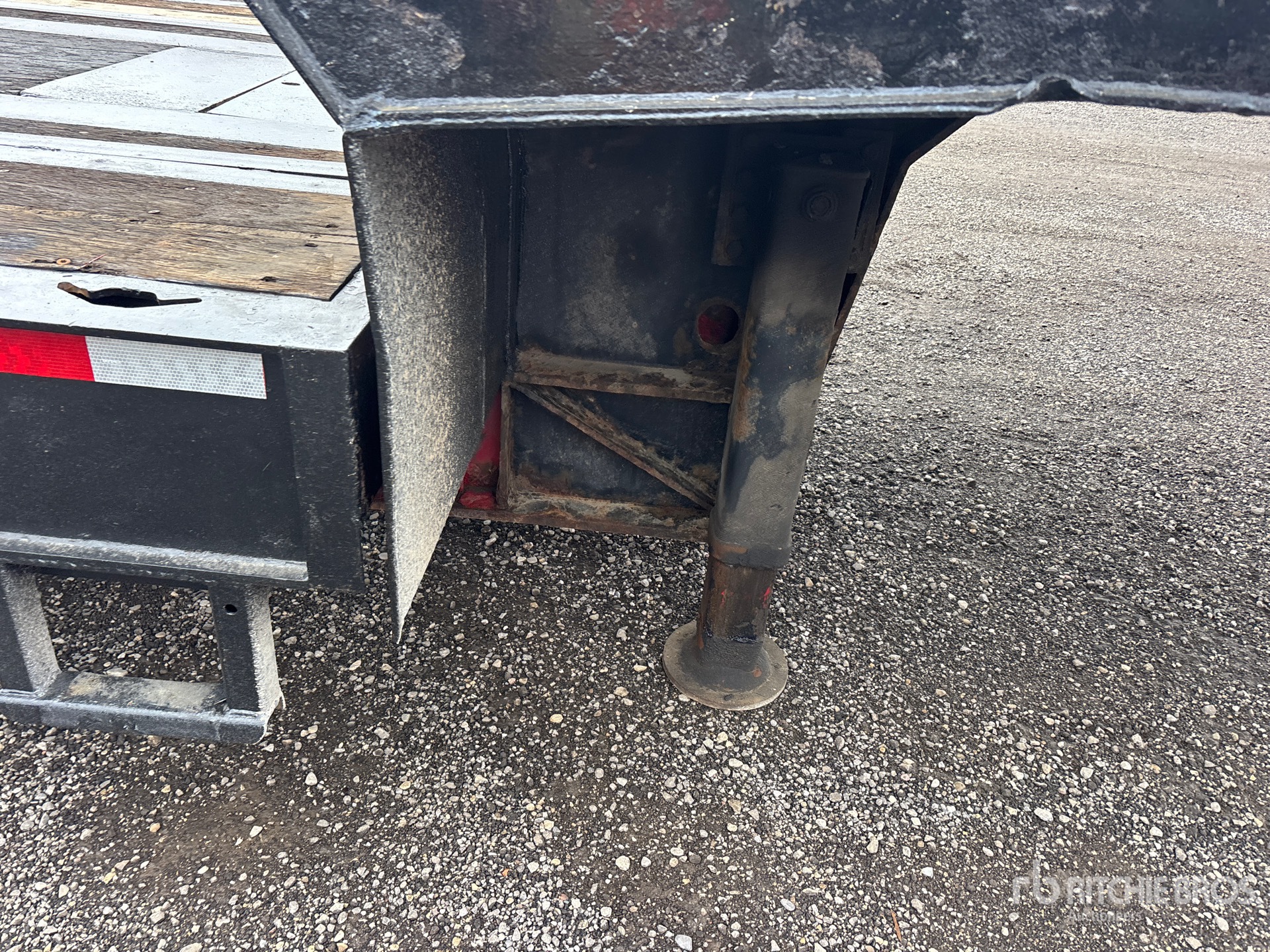 2004 Elgin 52 FT TRI/A