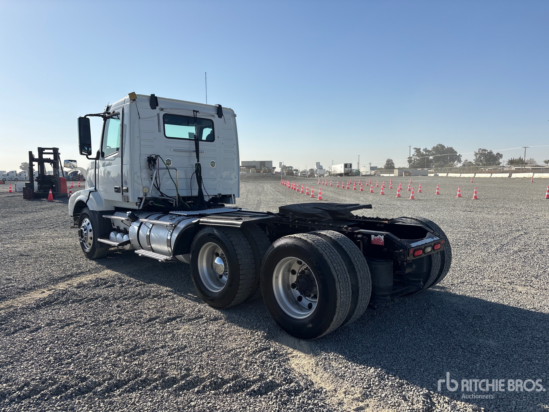 2015 Volvo VNL