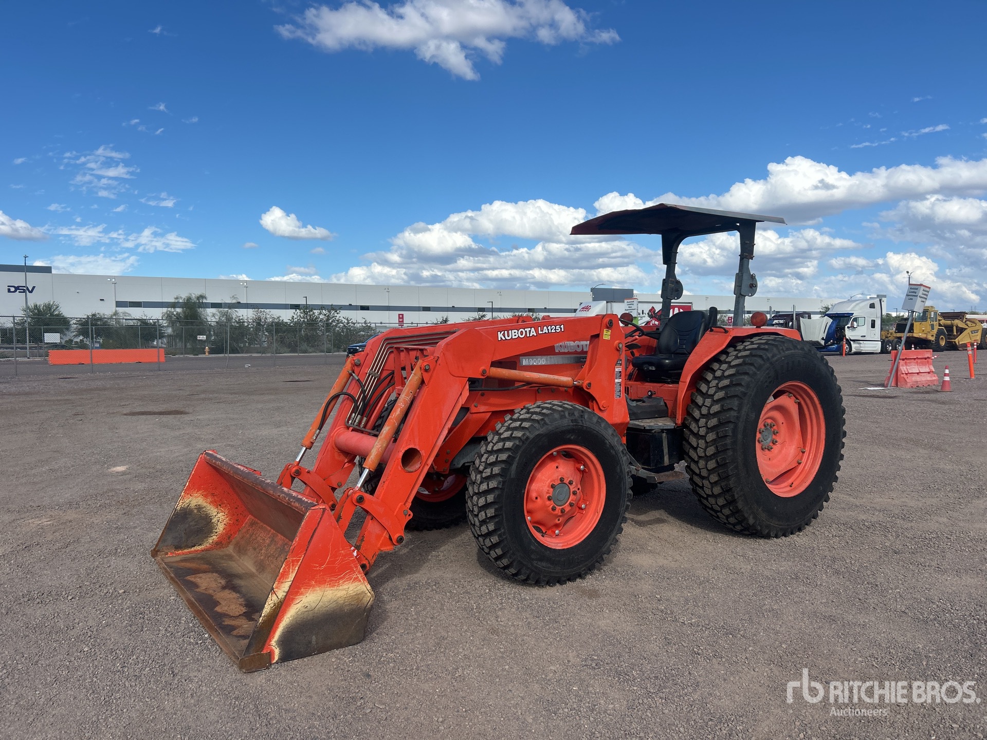 Kubota M9000