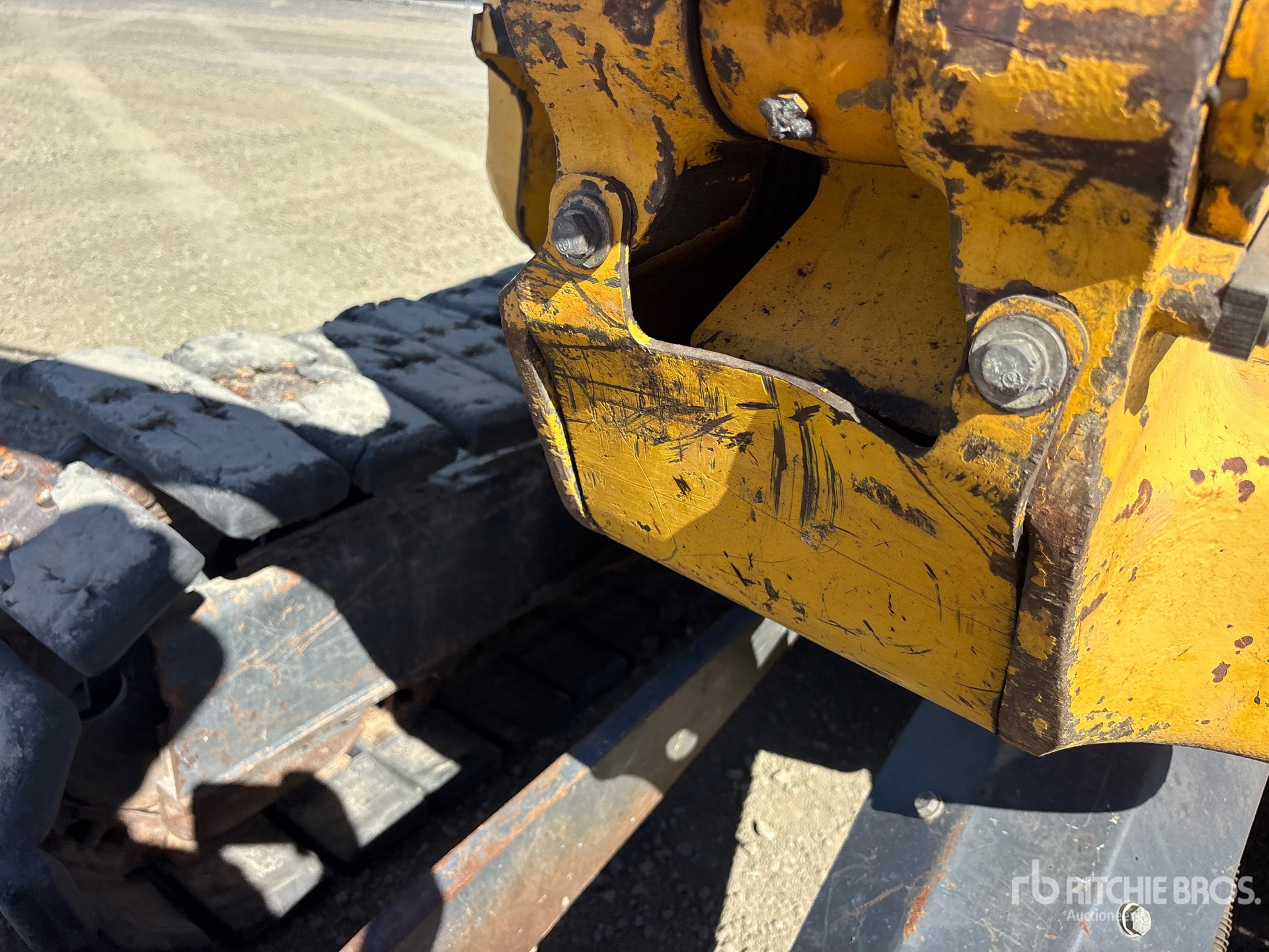 2012 Komatsu PC88MR-8