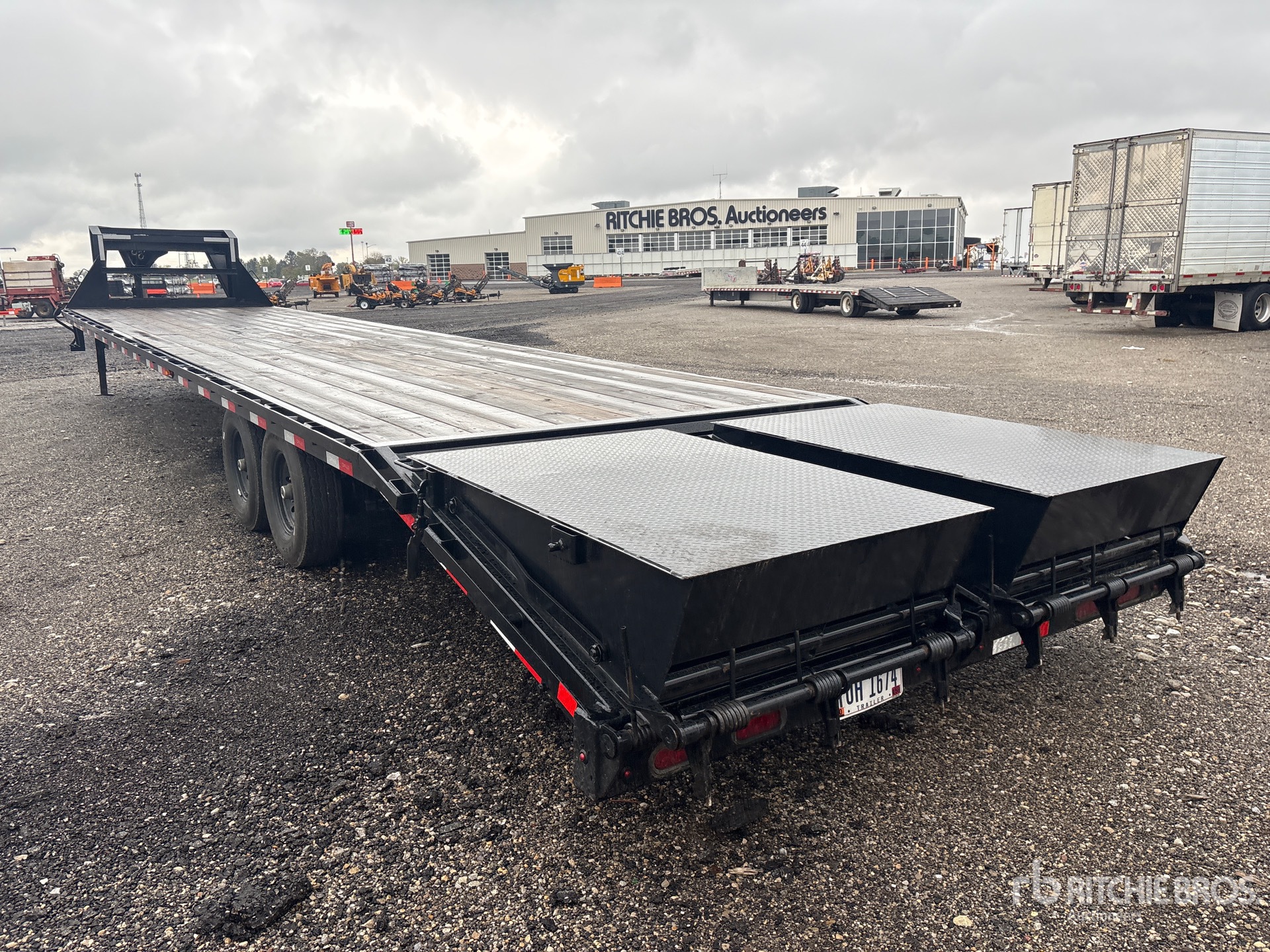 2026 Delco 14000 lb 40 ft Gooseneck