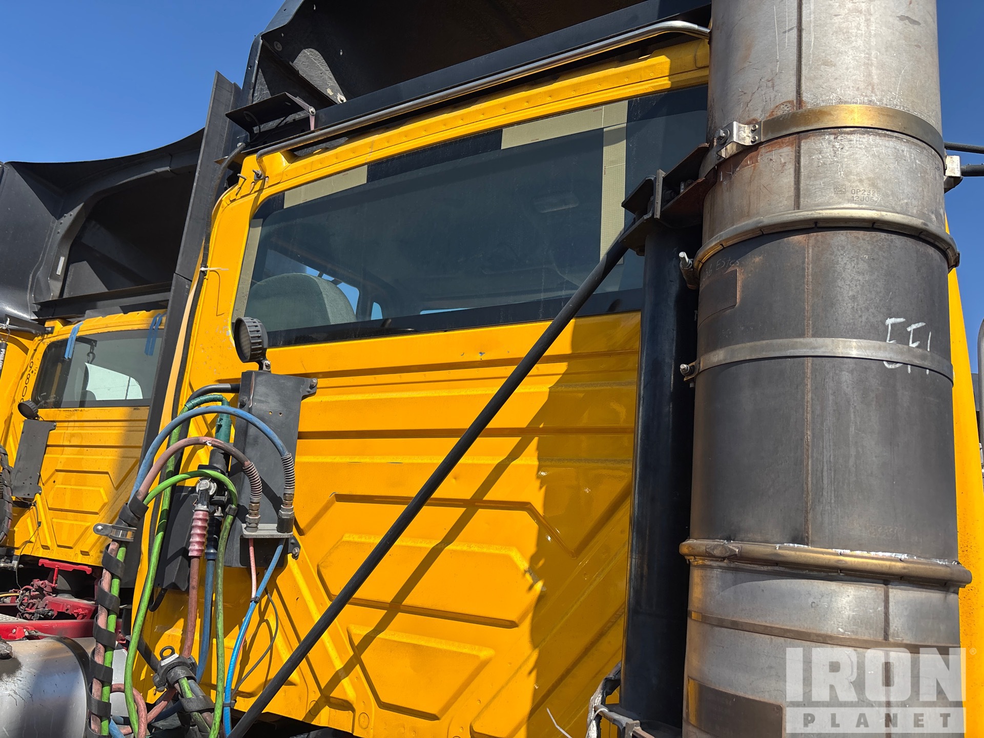 2013 International 8600