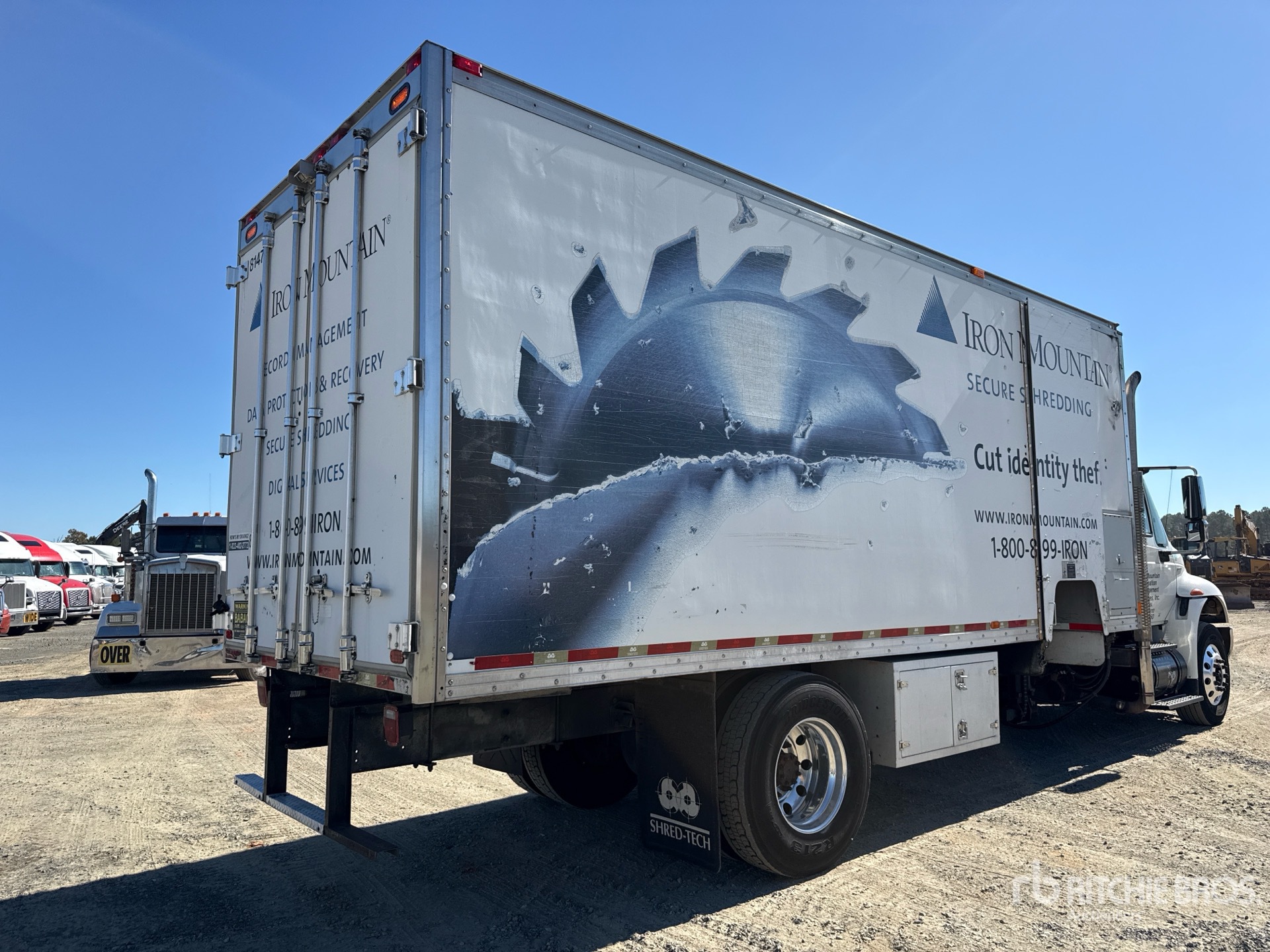 2009 International 4400
