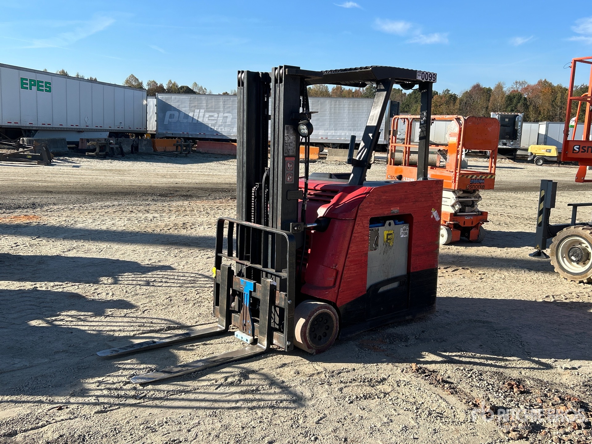 Photo of 2015 Raymond 425-C40TT