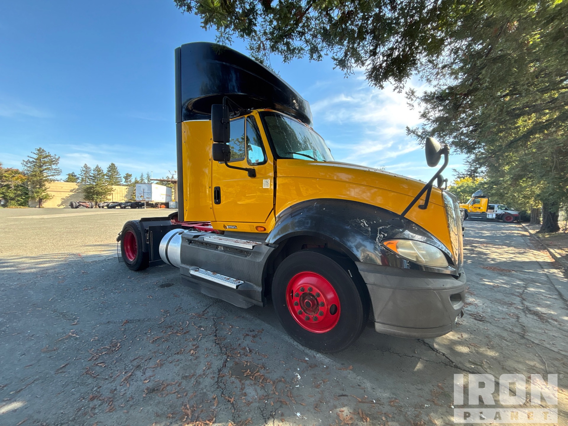 2015 International LA627