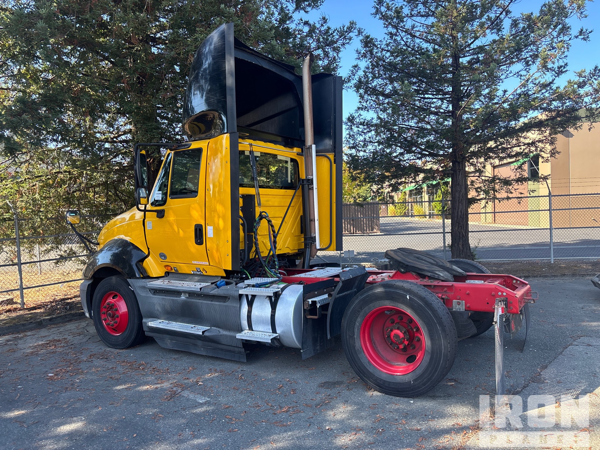 2015 International LA627