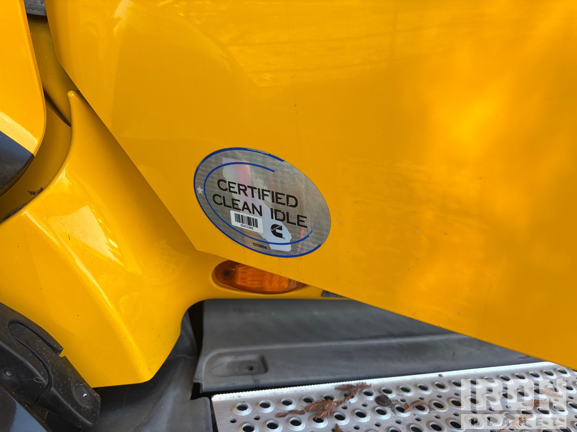 2015 International LA627