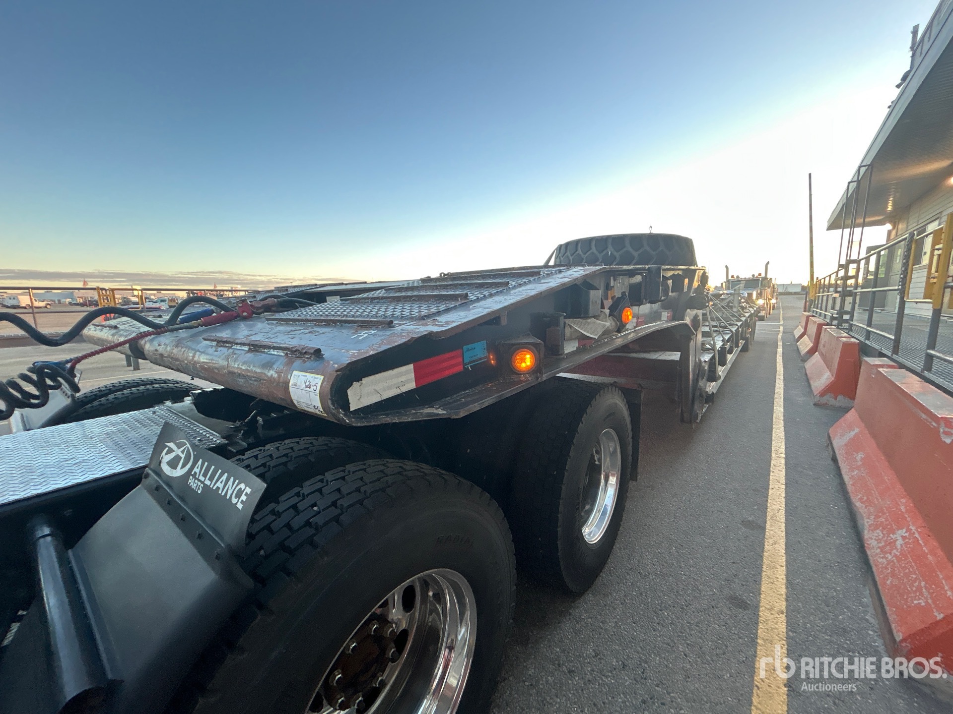 2012 Doepker 53 FT TRI/A