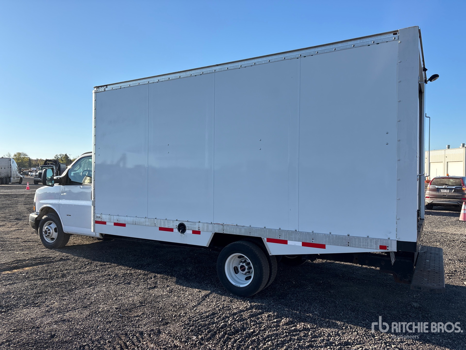 2023 GMC SAVANA G3500