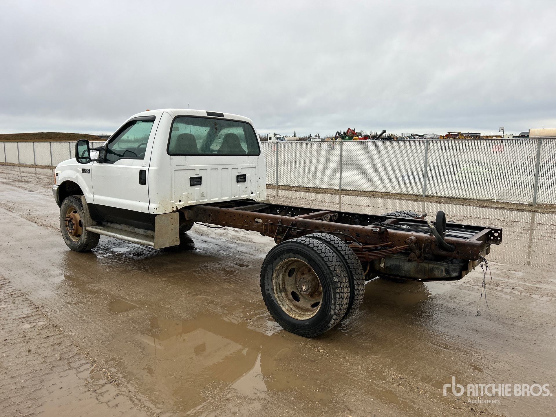2001 Ford F-550