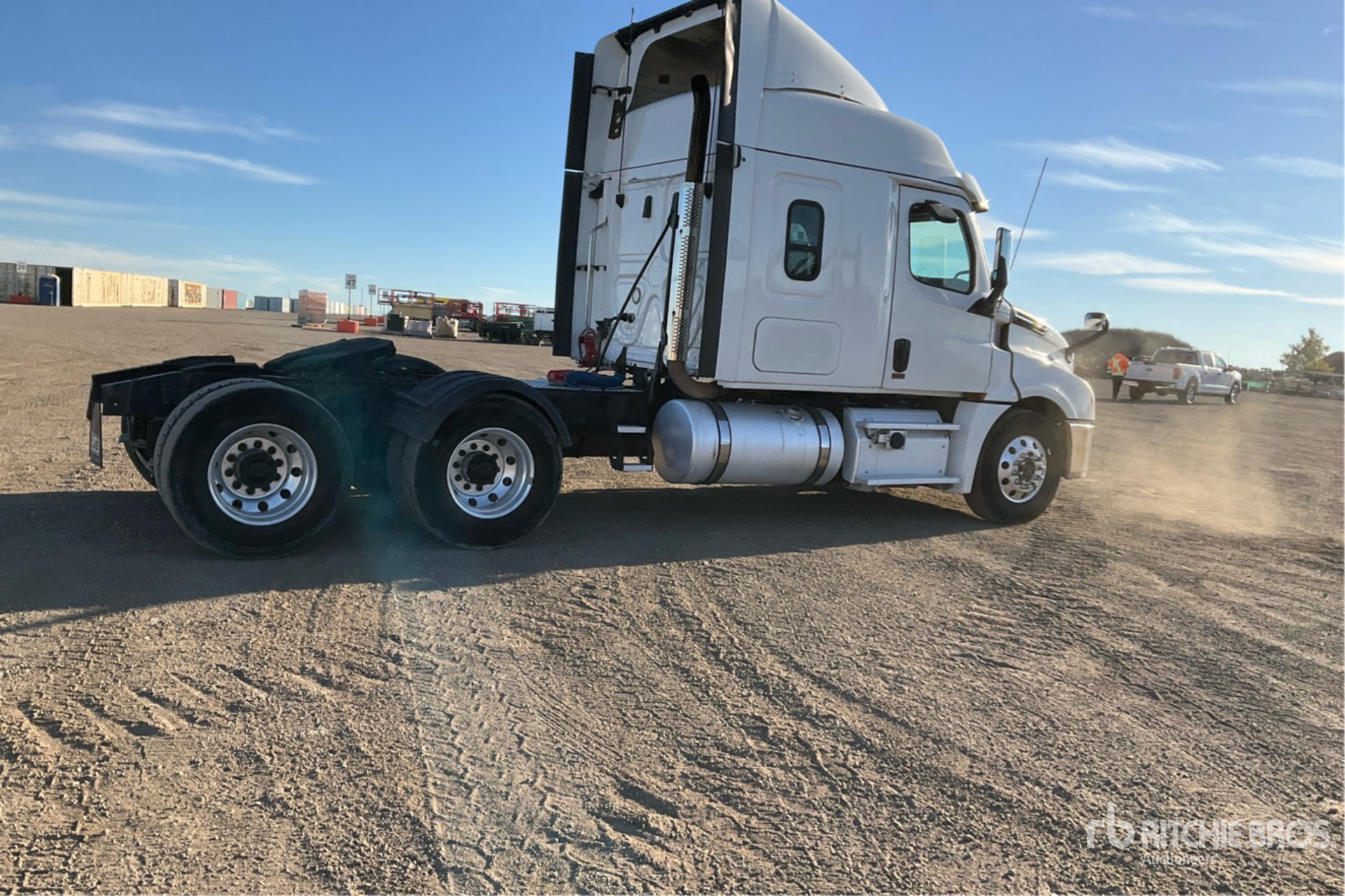 2019 Freightliner CASCADIA 126