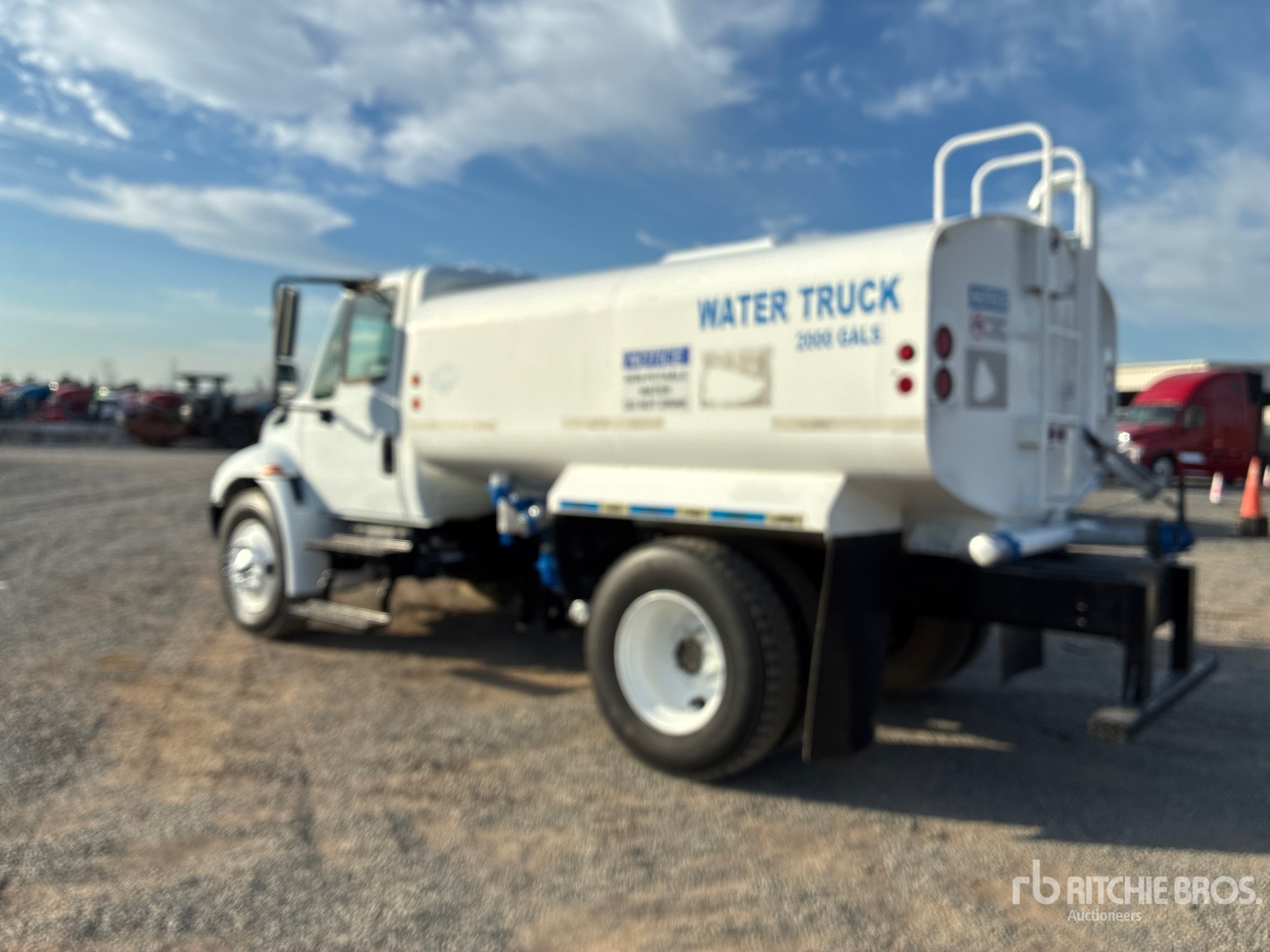 2006 International 4300 SBA