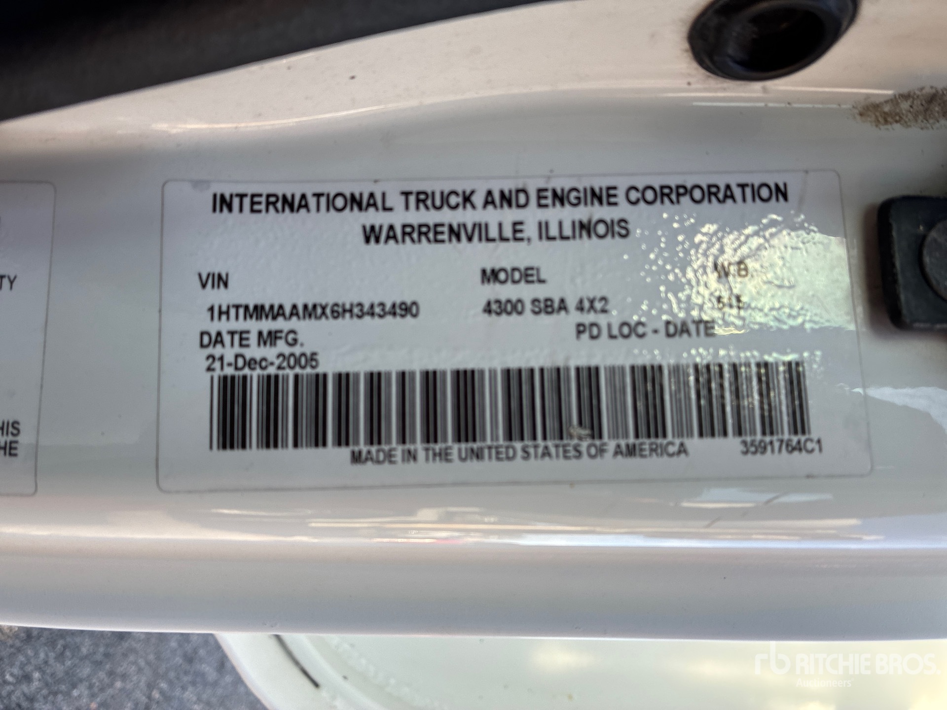 2006 International 4300 SBA