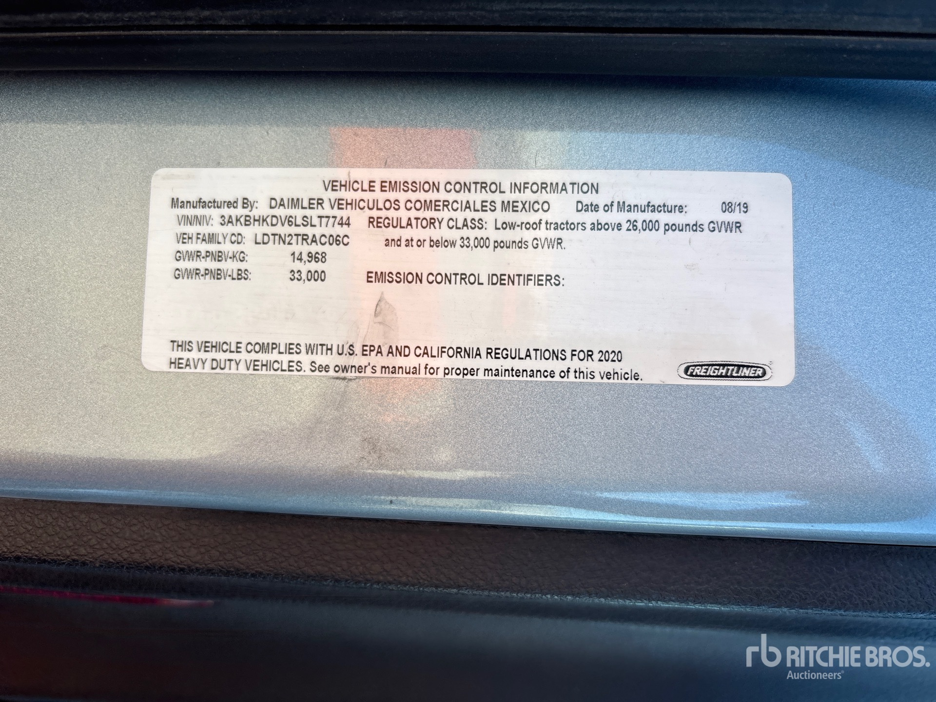 2020 Freightliner CASCADIA 126