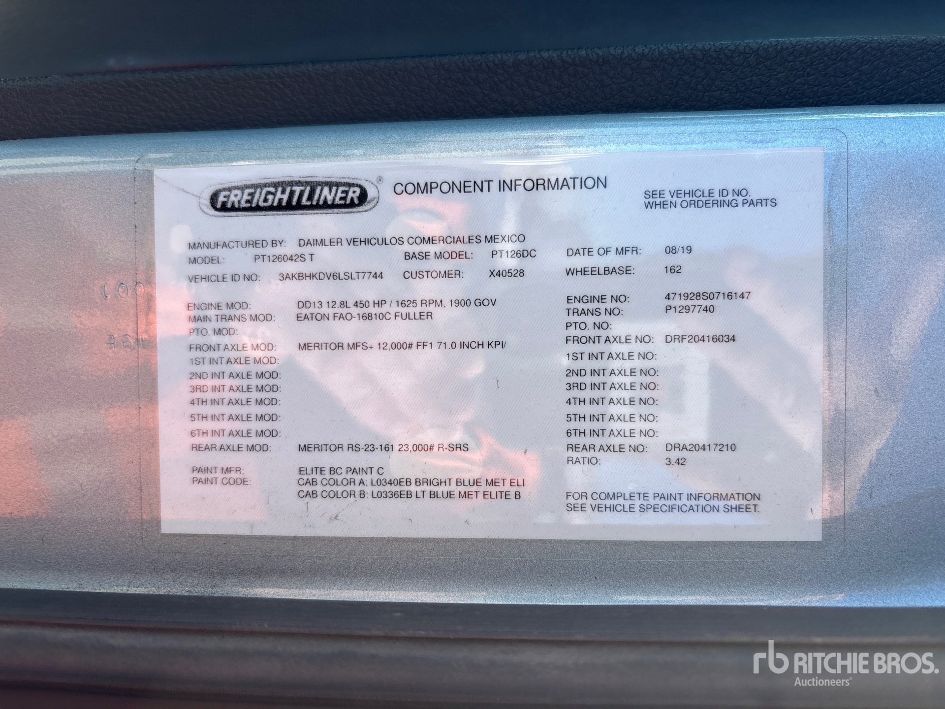 2020 Freightliner CASCADIA 126