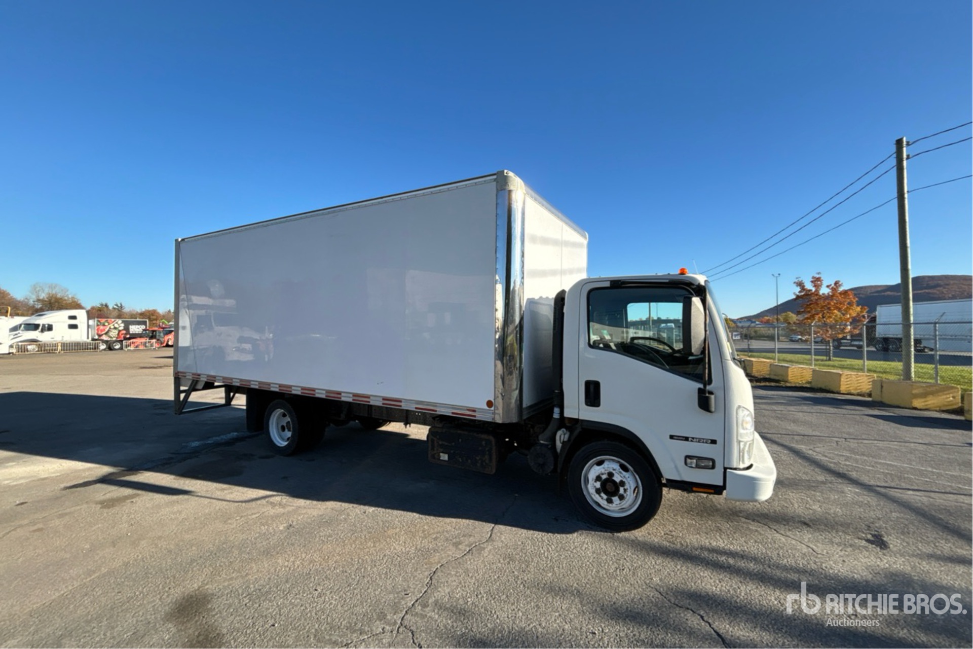 2017 Isuzu NRR
