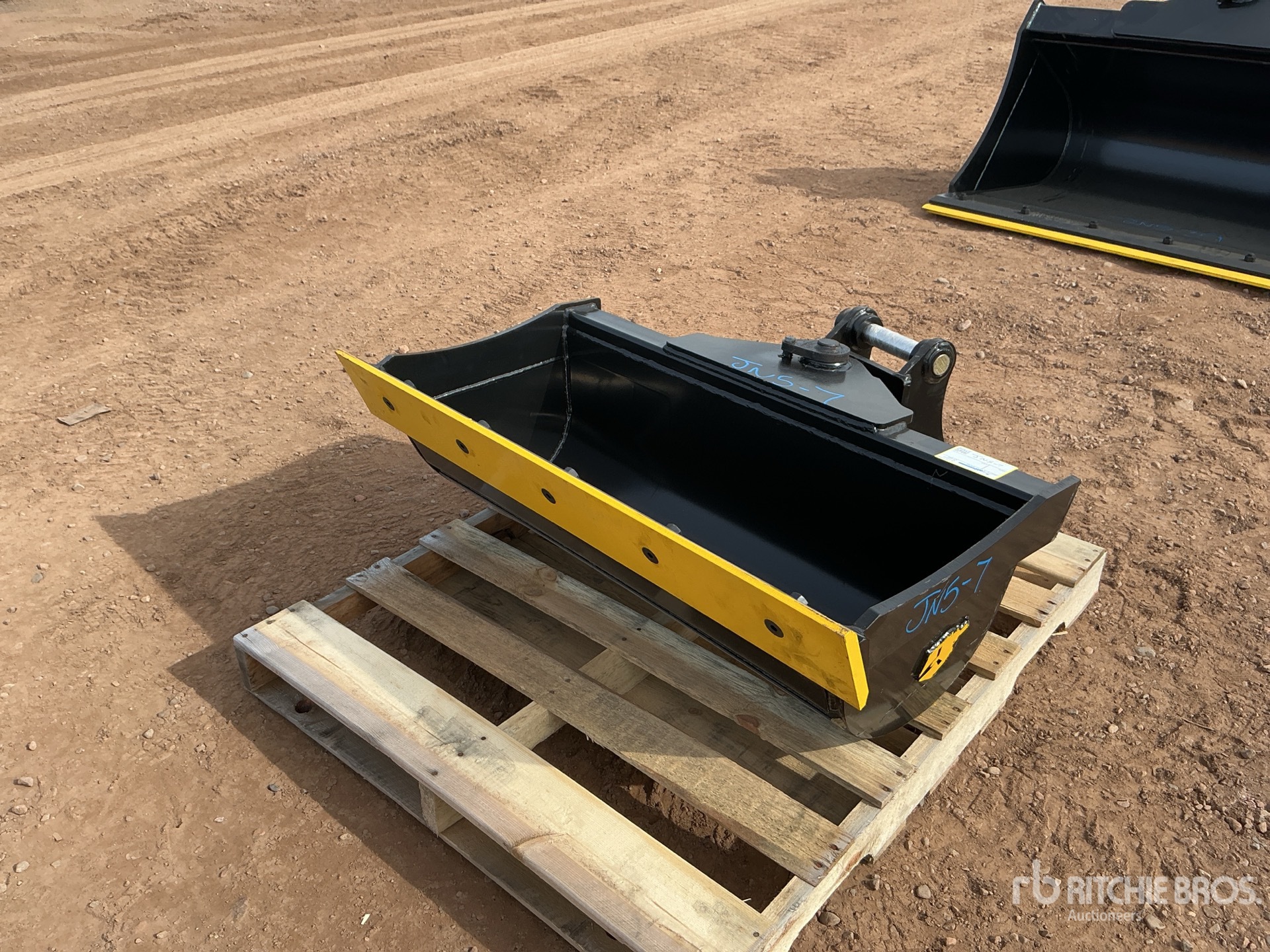 Photo of Trojan 42 in Hydraulic Tilting - Fits  ...