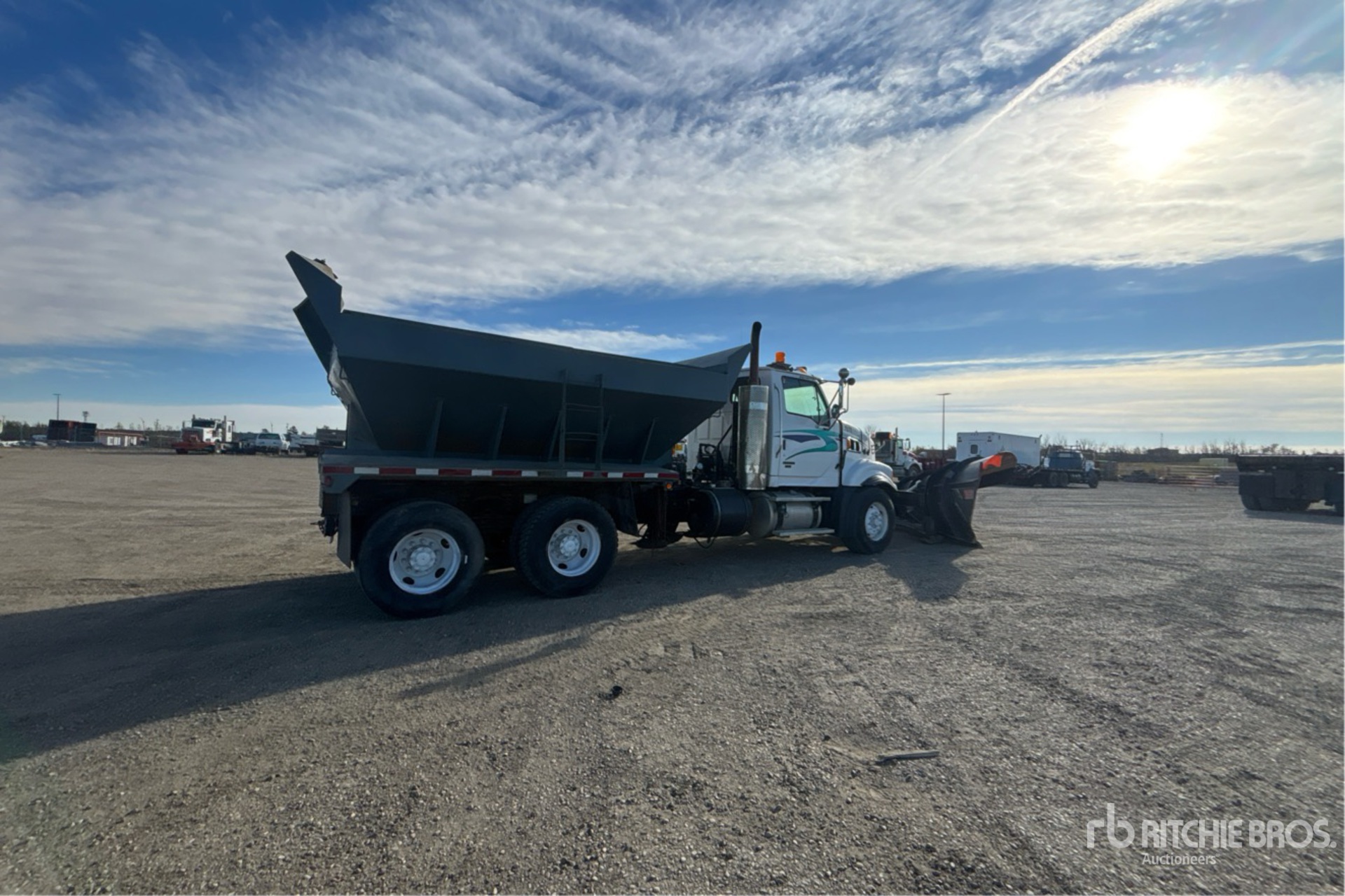 2009 Sterling L9500