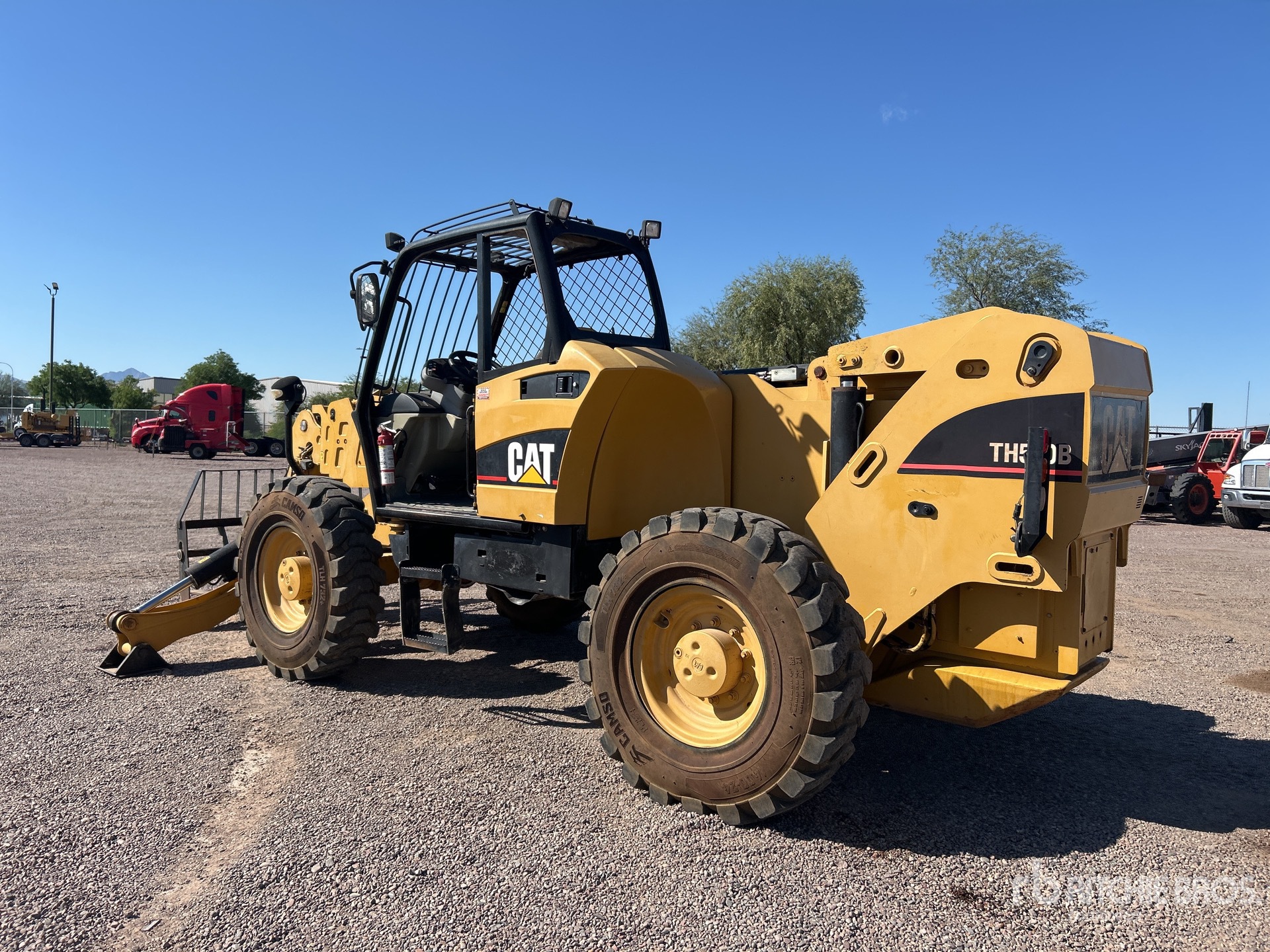 2005 Caterpillar TH580B
