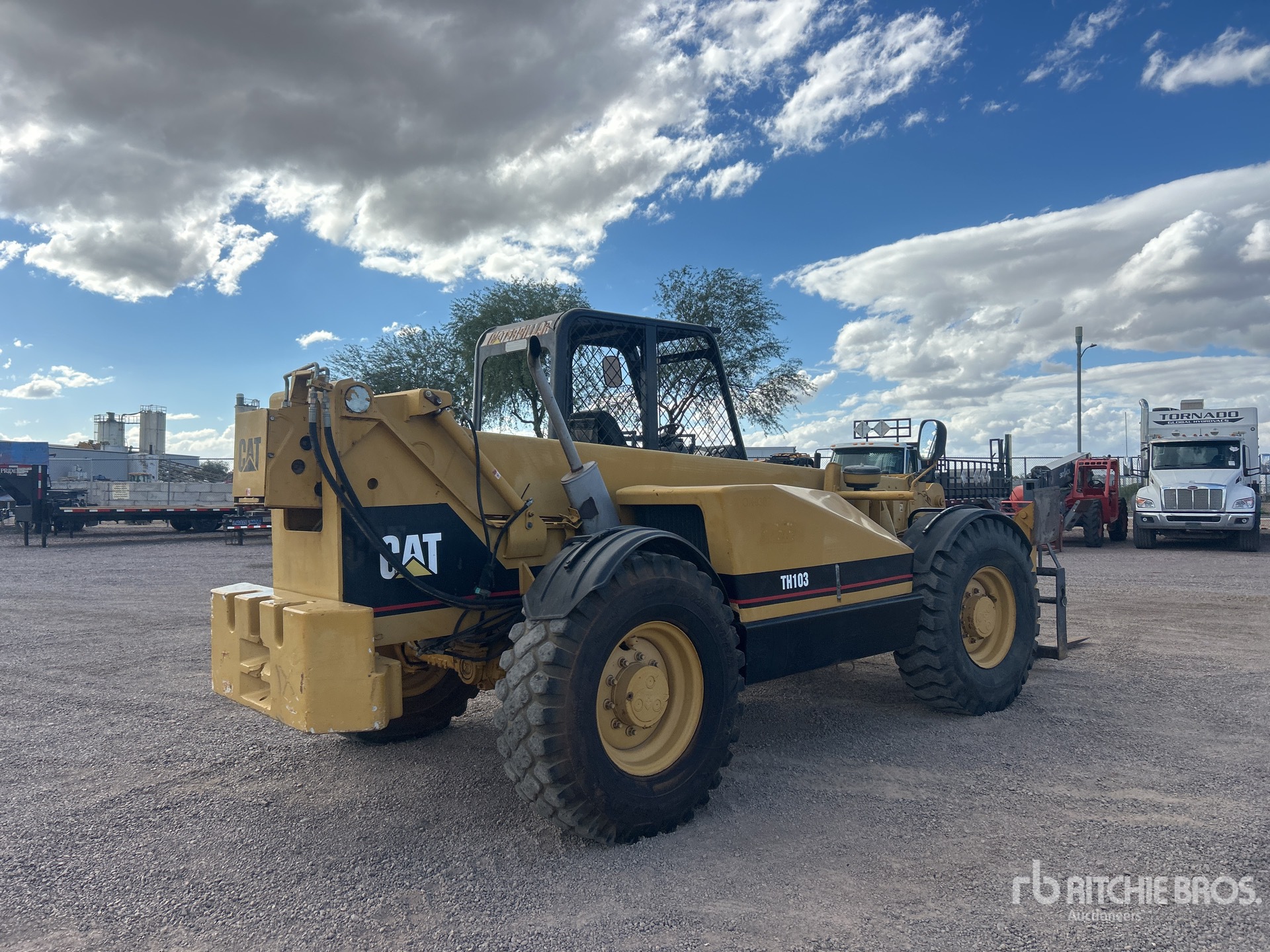 2000 Caterpillar TH103