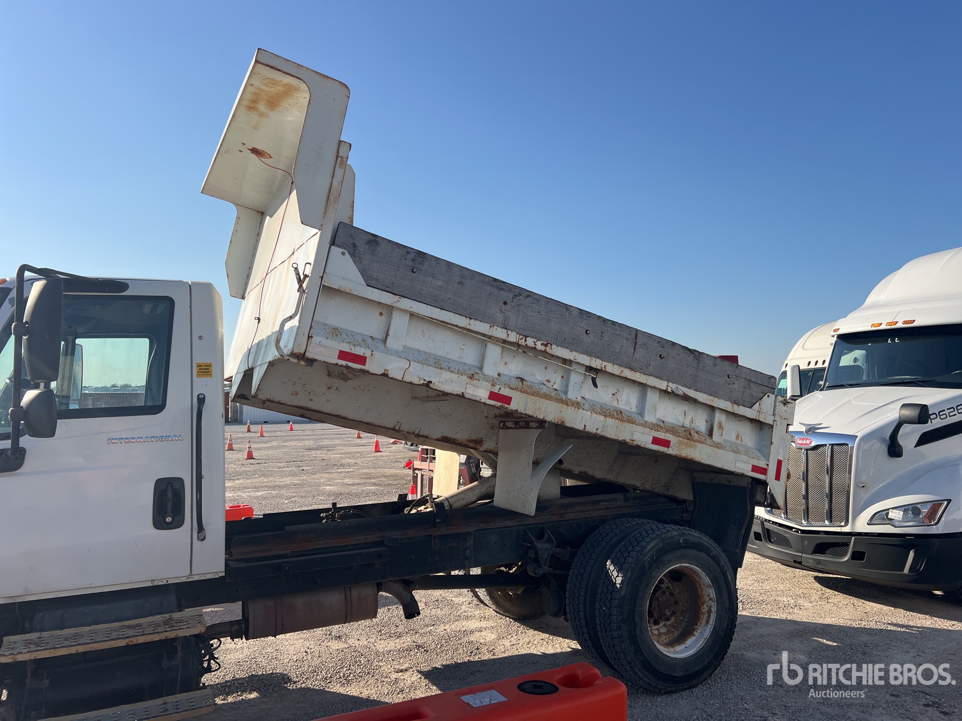 2004 International 4300
