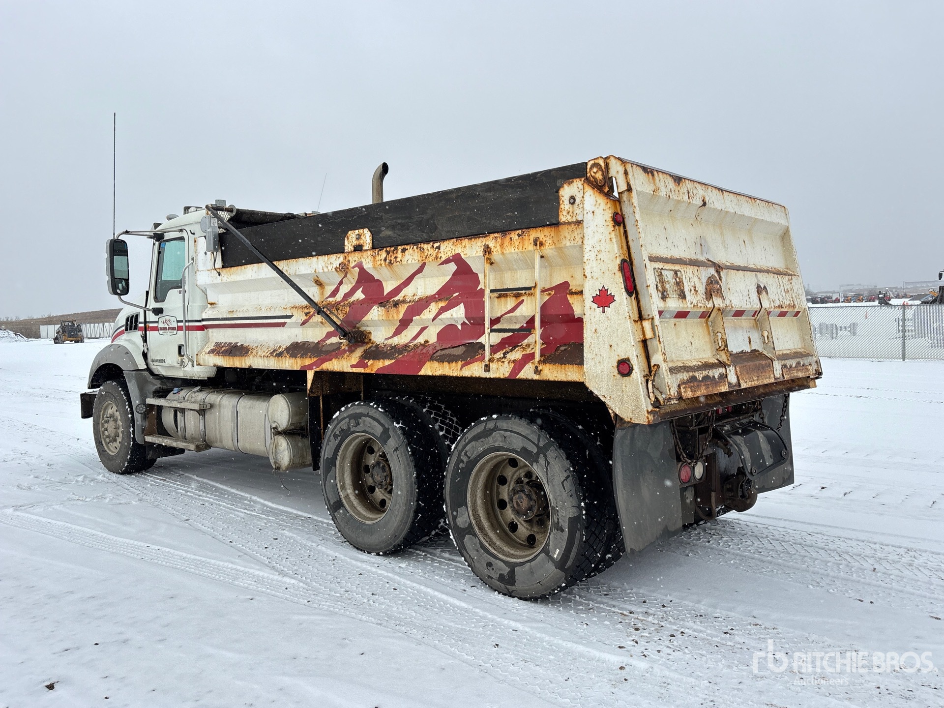 2012 Mack GU813