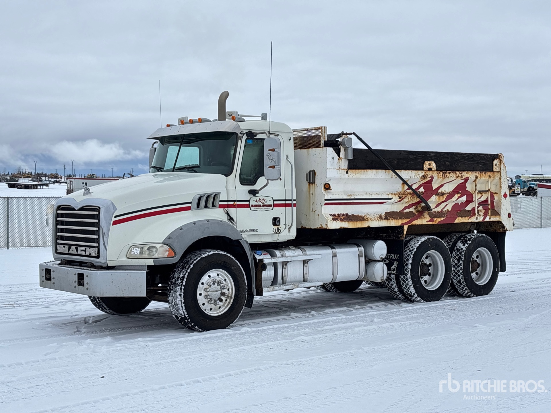 2012 Mack GU813