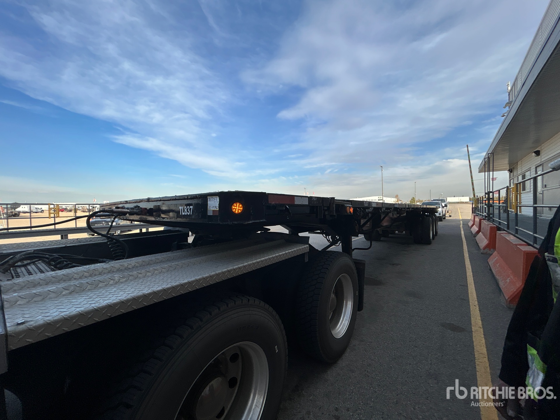 1997 Manac 48 FT TRI/A 48 FT EXTENDABLE