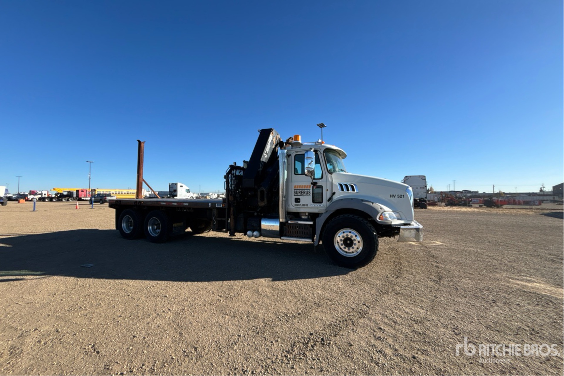 2013 Mack GU813