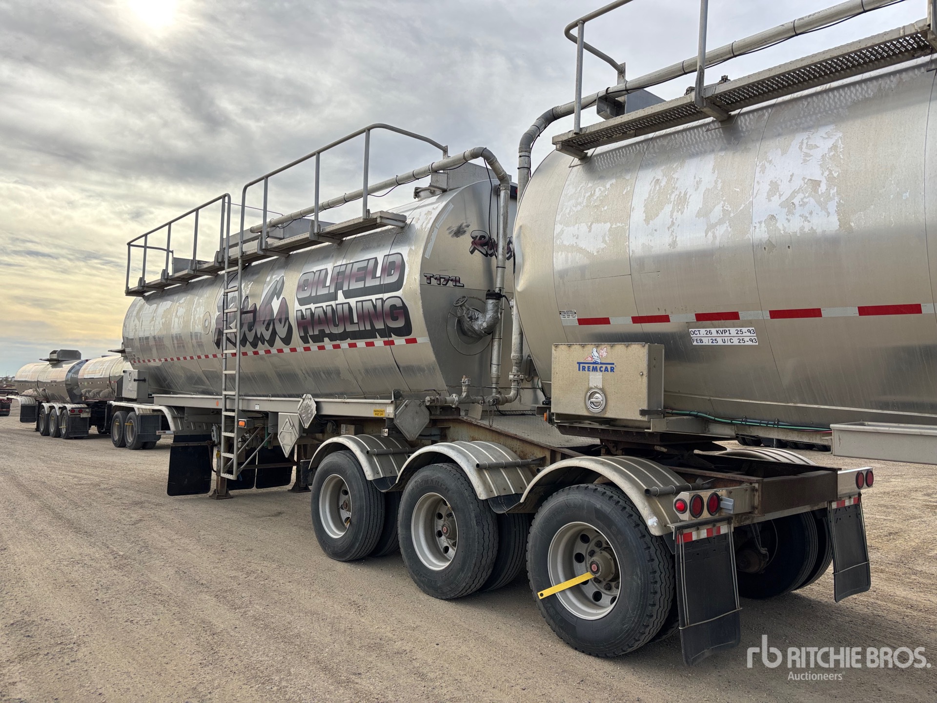 2013 Tremcar 32000 L Super B-Train Lead