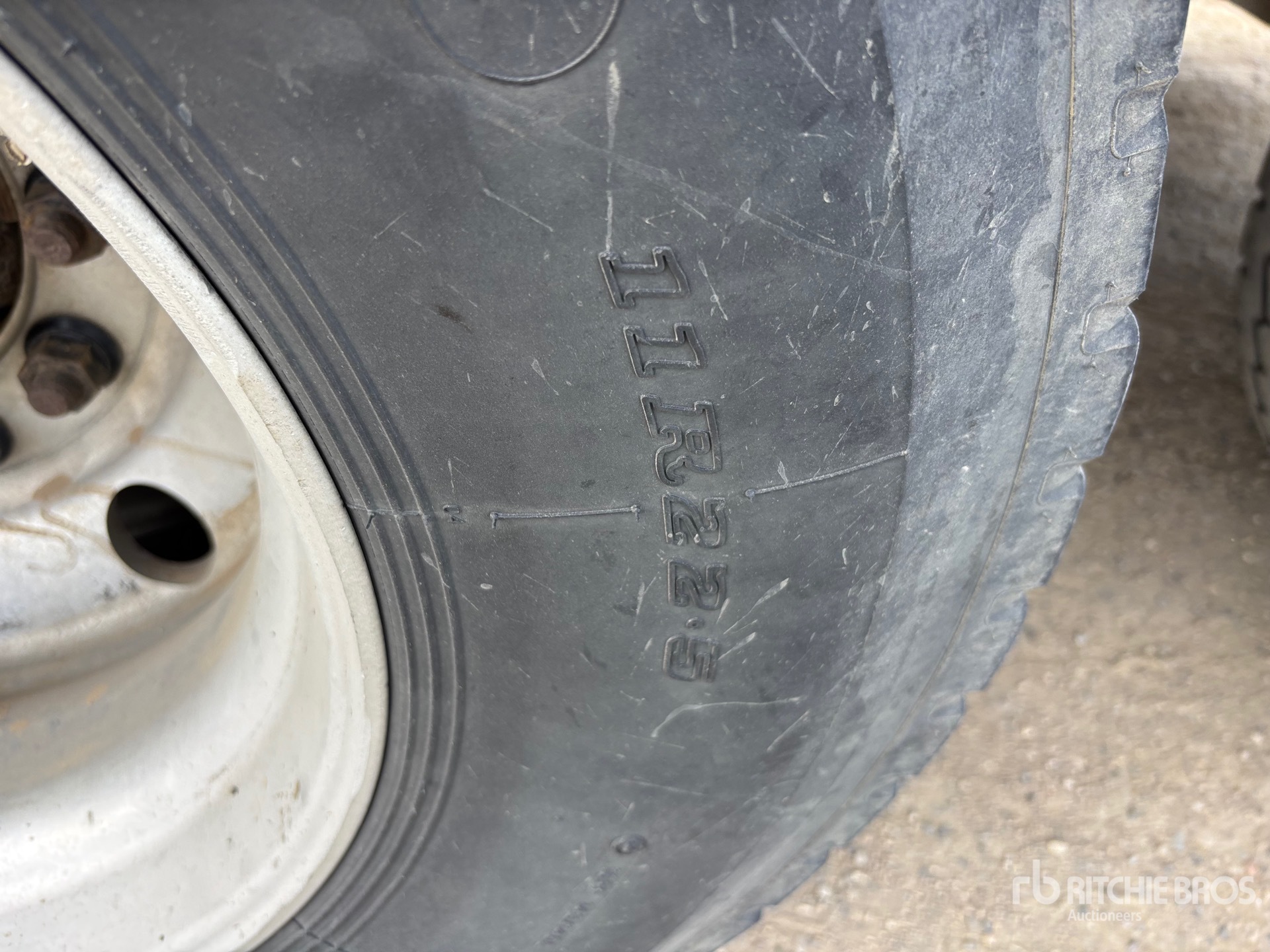 2013 Tremcar 32000 L Super B-Train Lead