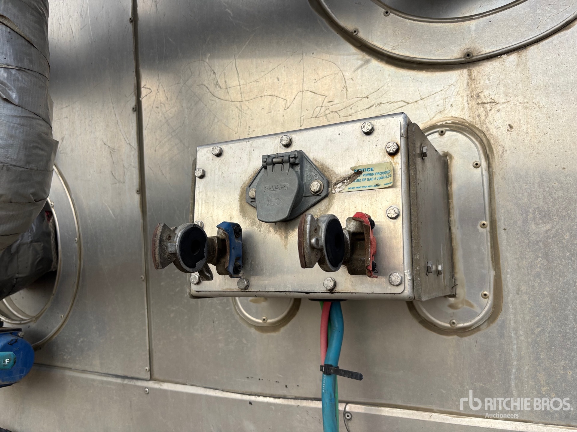 2013 Tremcar 32000 L Super B-Train Lead