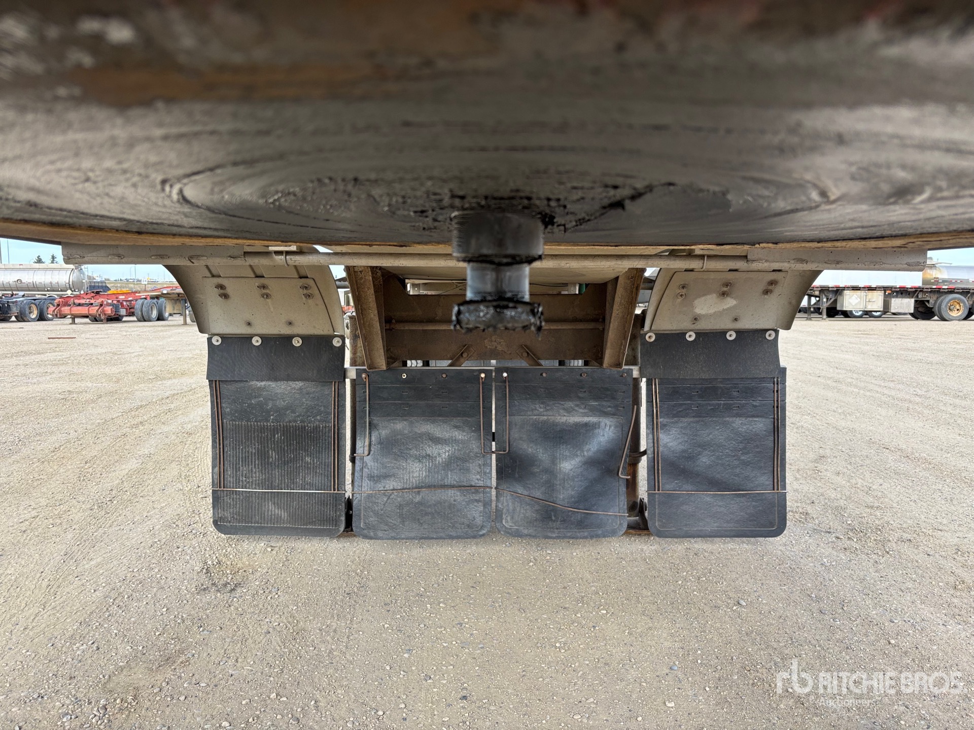 2013 Tremcar 32000 L Super B-Train Lead