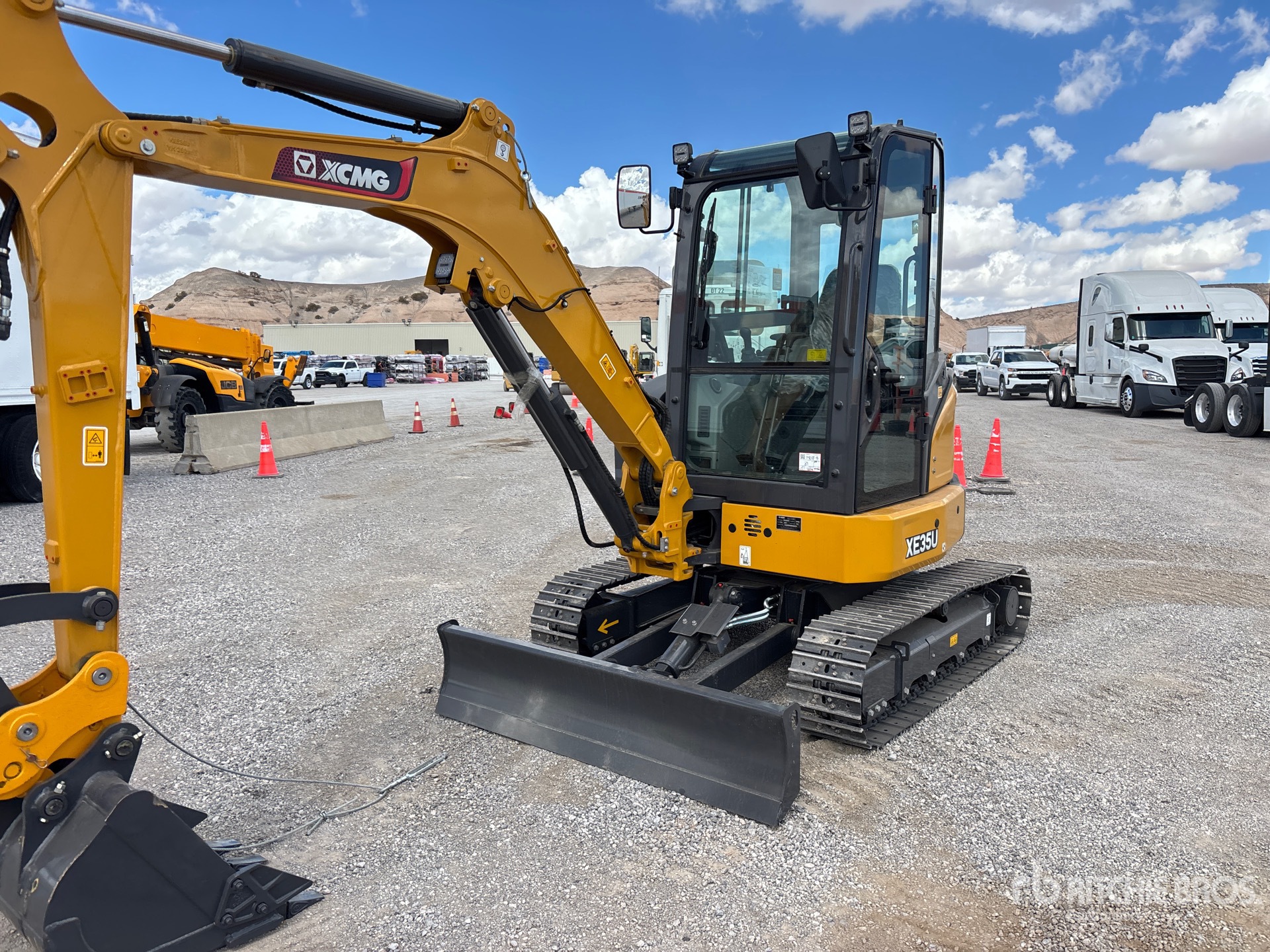 2025 XCMG XE35U