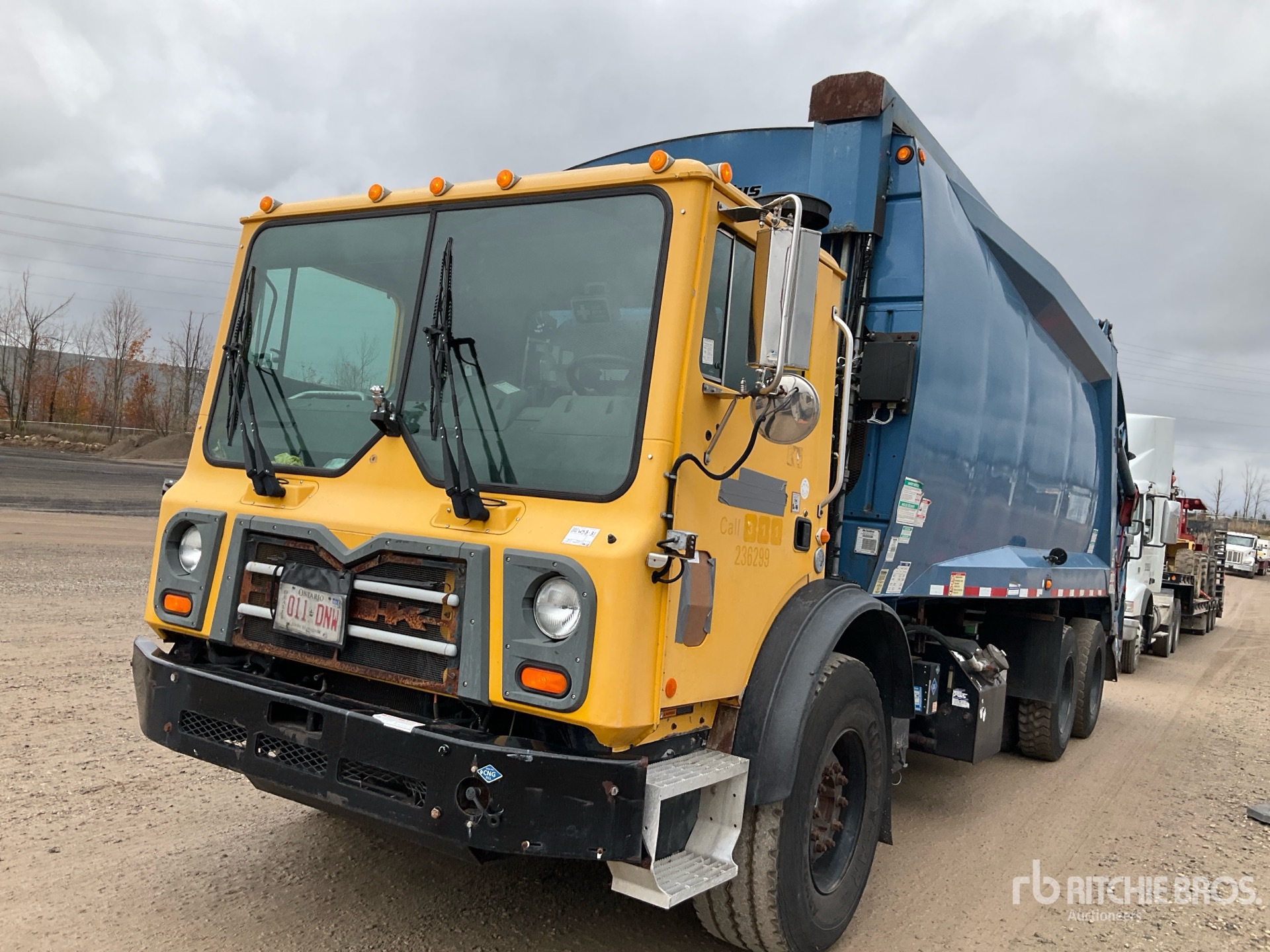 2016 Mack MRU613