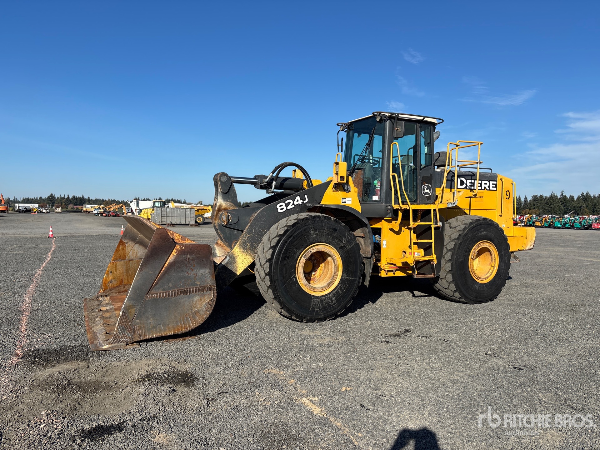 Photo of 2006 John Deere 824J