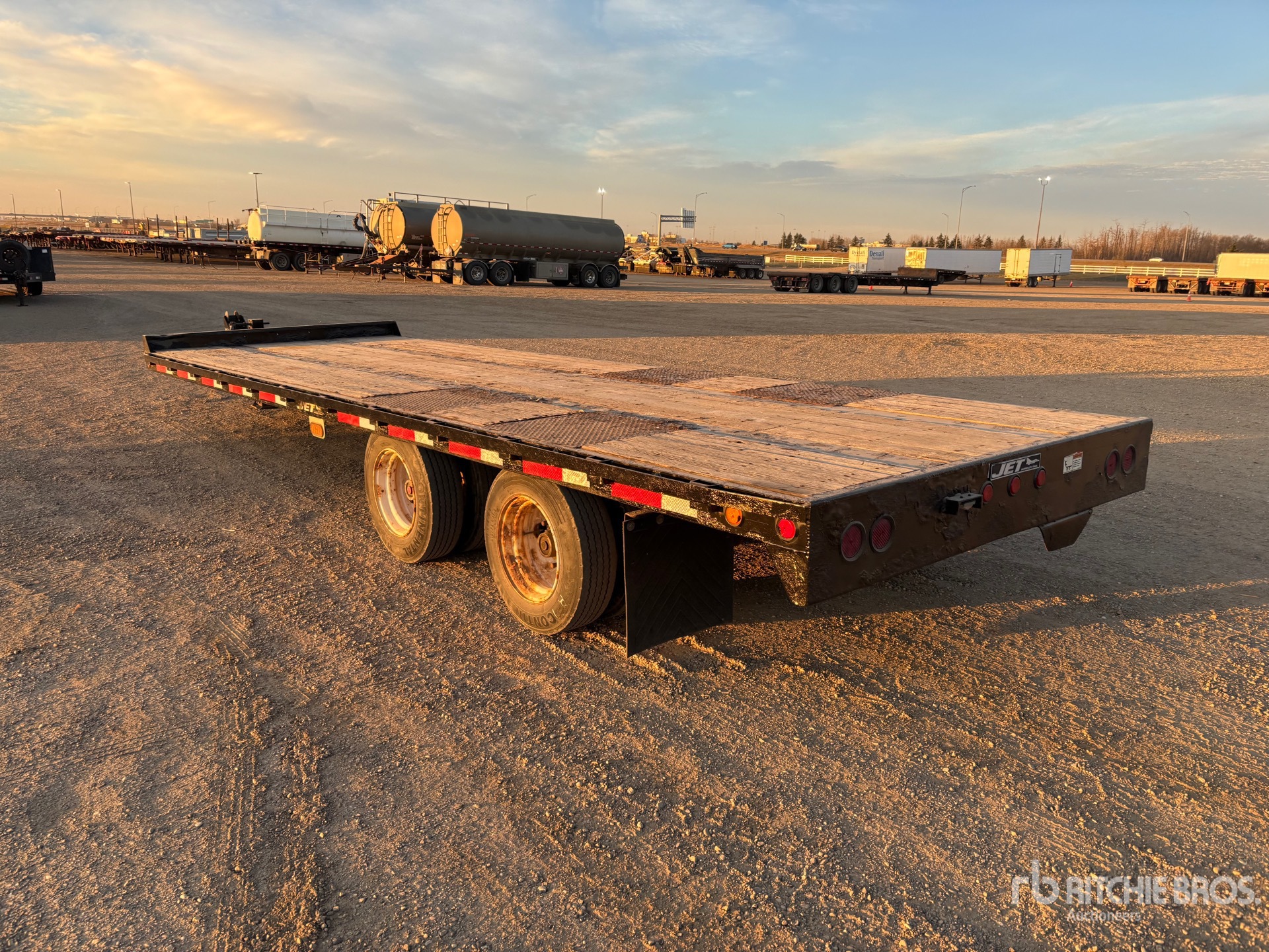 2012 Jet 24 FT T/A