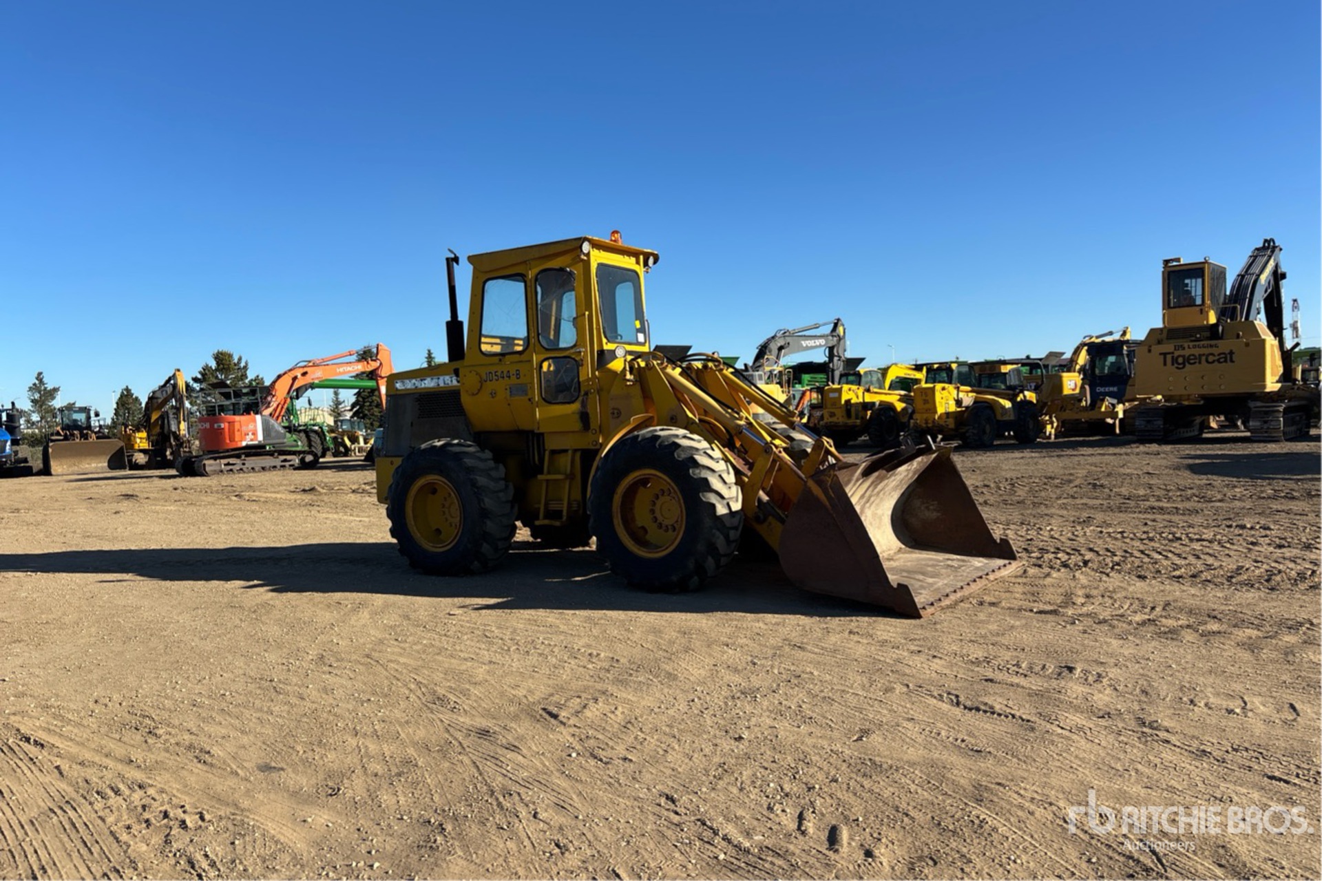 John Deere 544B