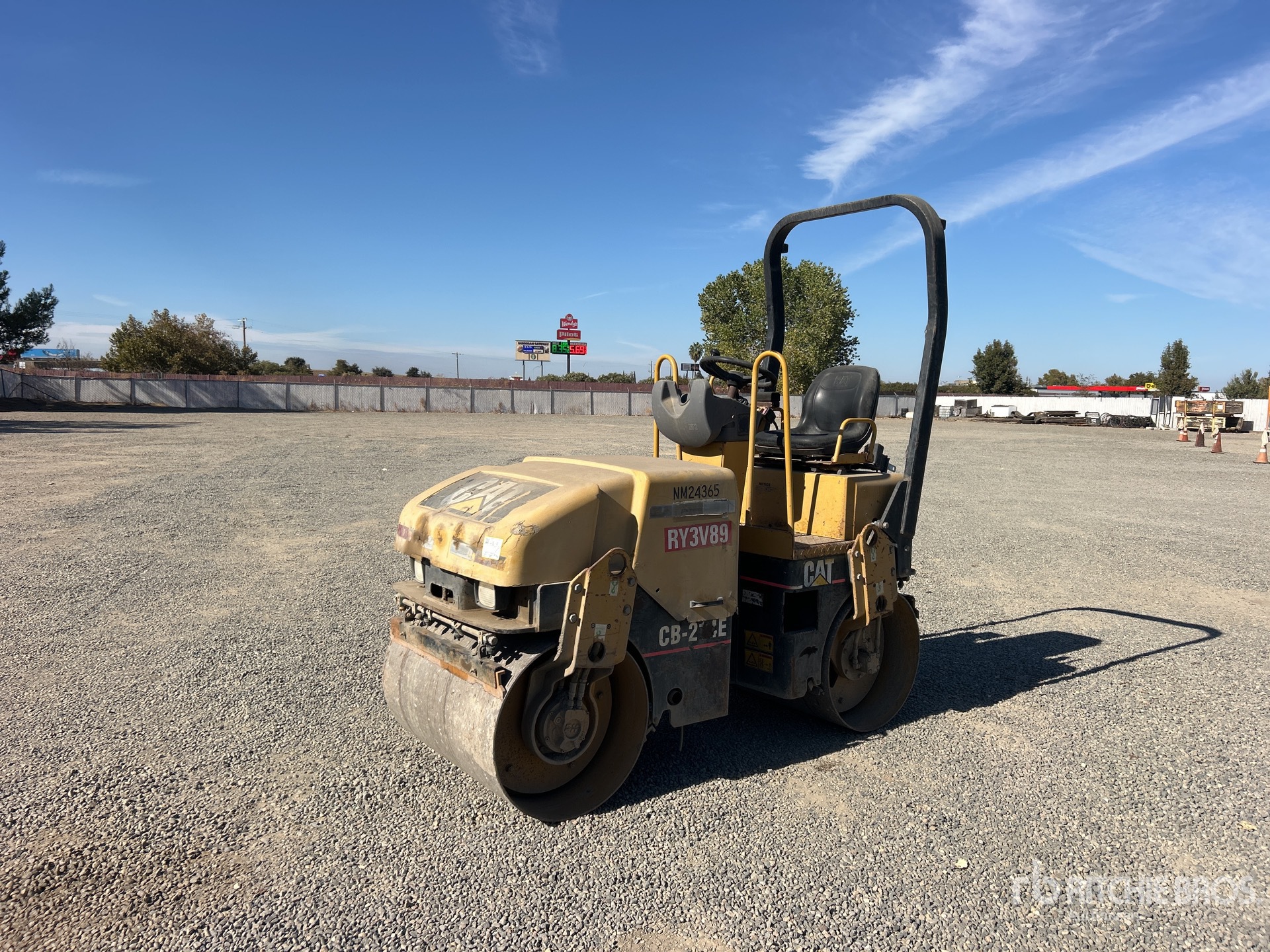 Photo of 2005 Caterpillar CB-214E