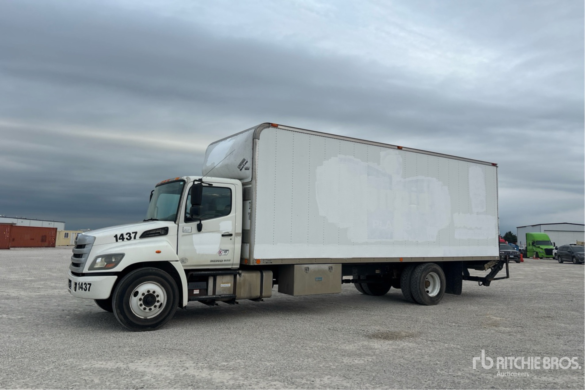 2015 Hino 268