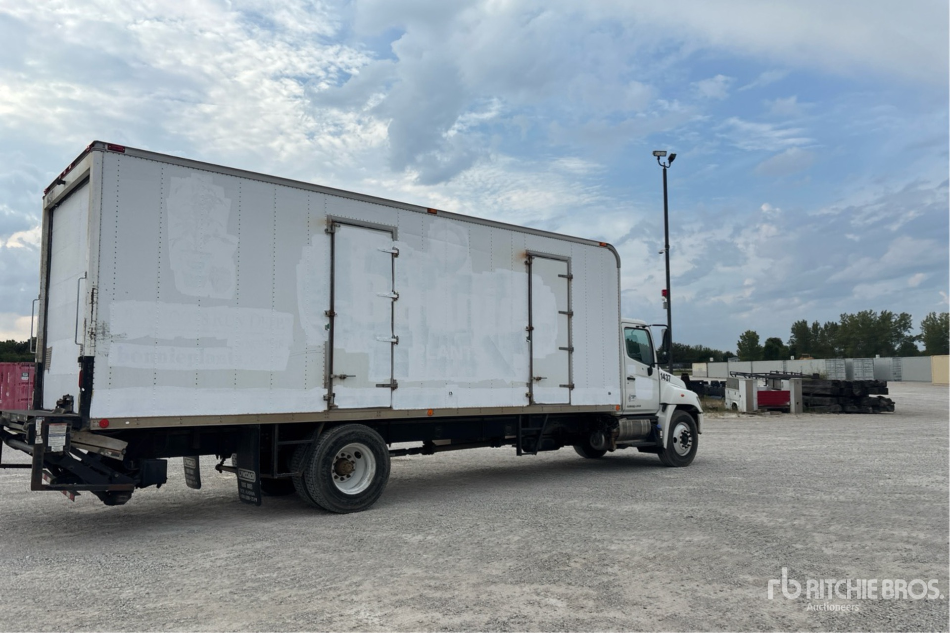 2015 Hino 268