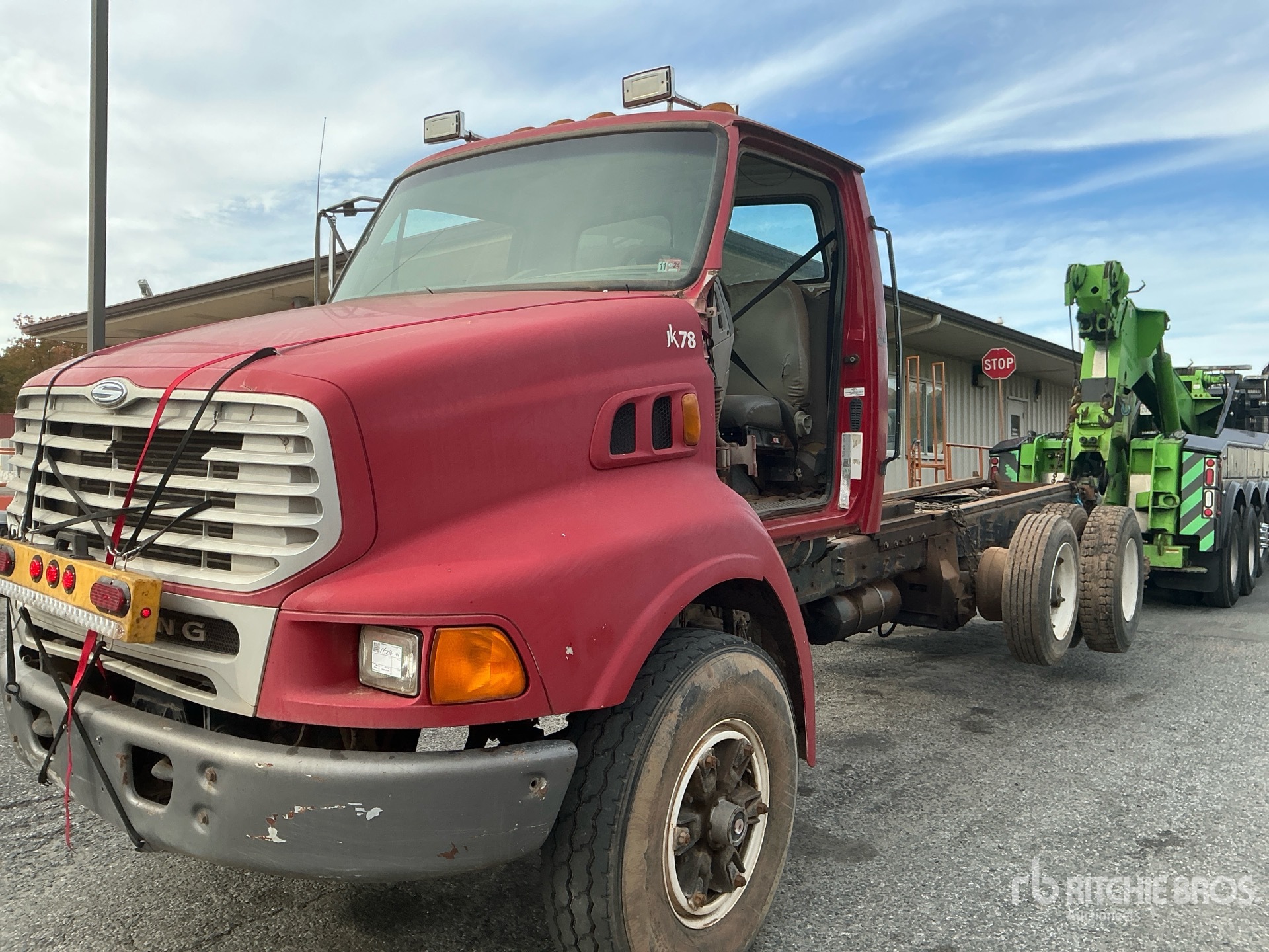 2000 Sterling L8513
