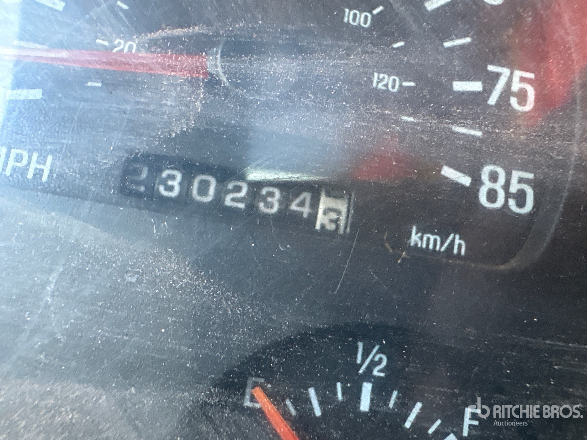 2000 Sterling L8513