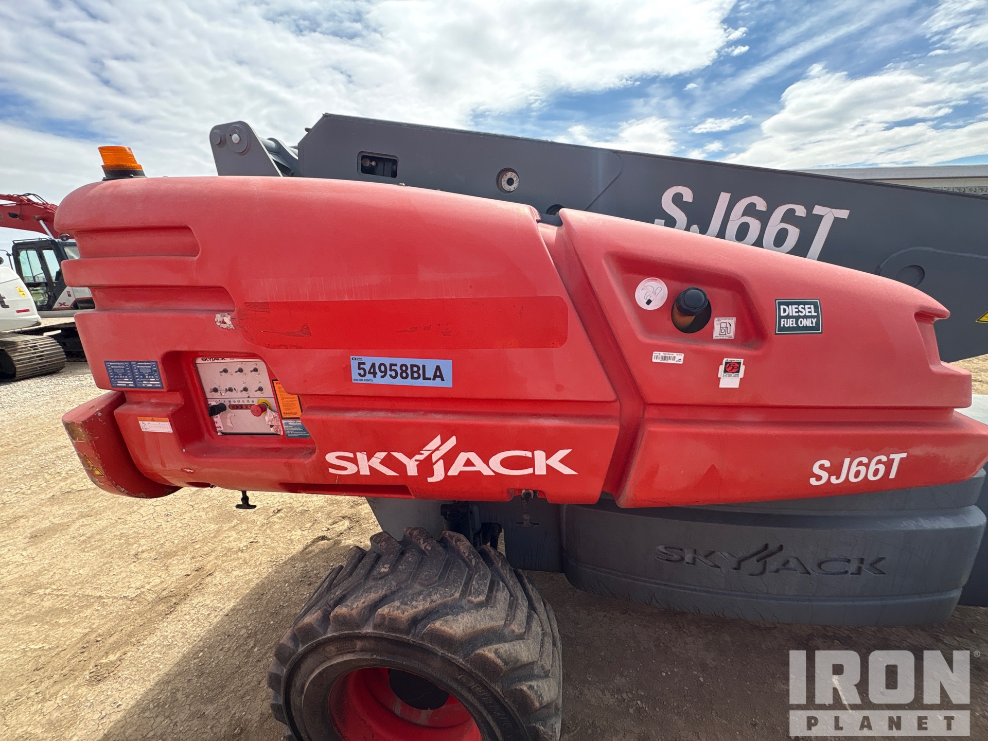2017 Skyjack SJ66T
