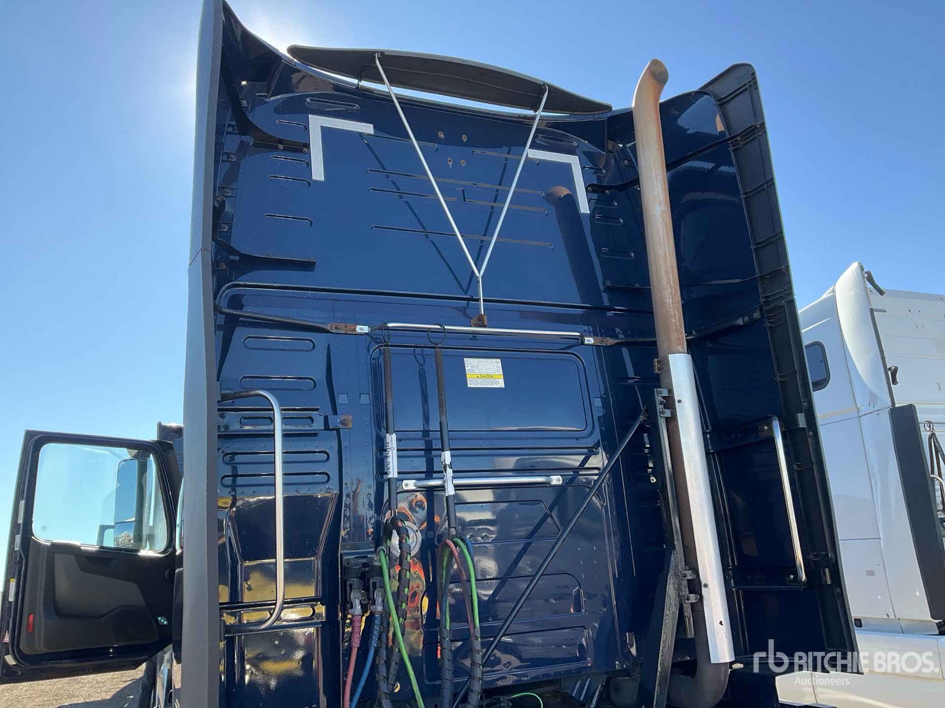 2021 Volvo VNL760