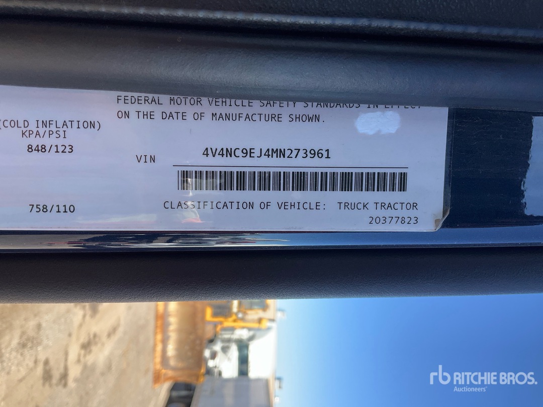 2021 Volvo VNL760