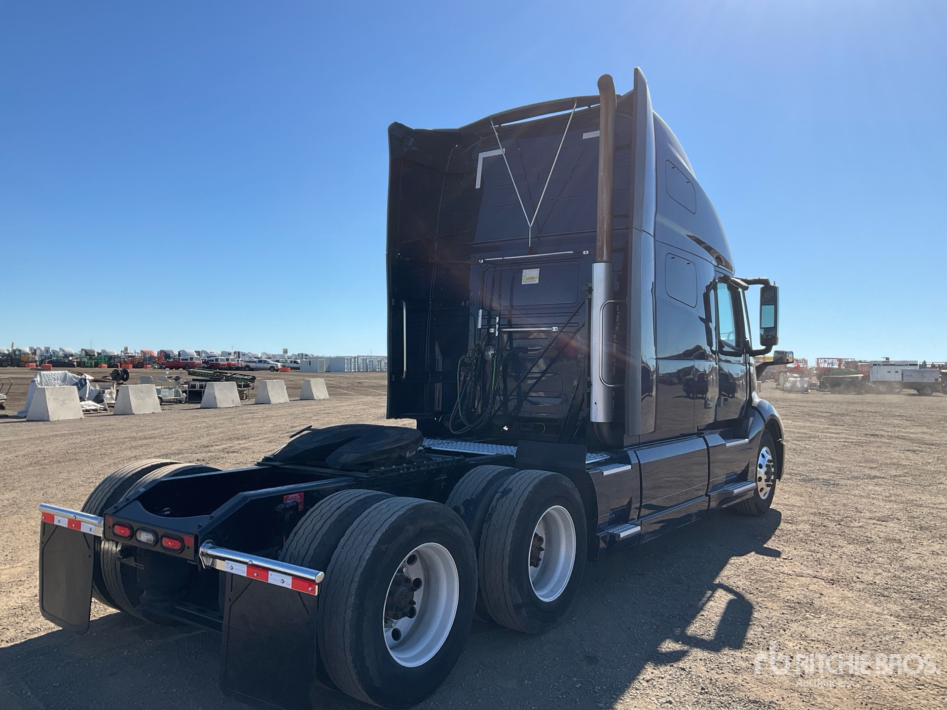 2021 Volvo VNL760
