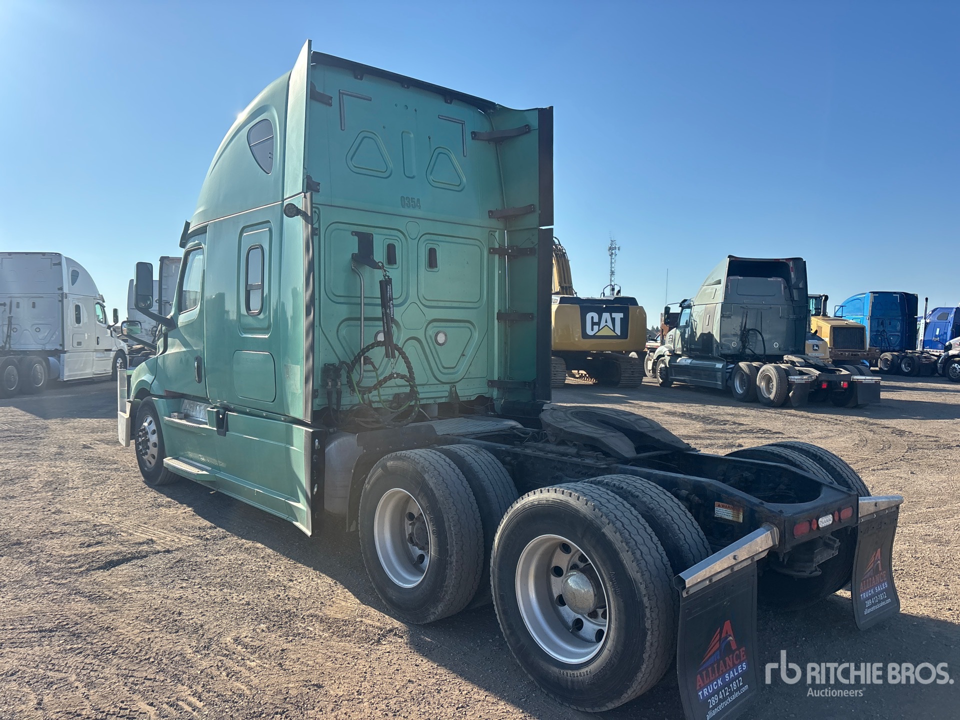 2019 Freightliner CASCADIA 126